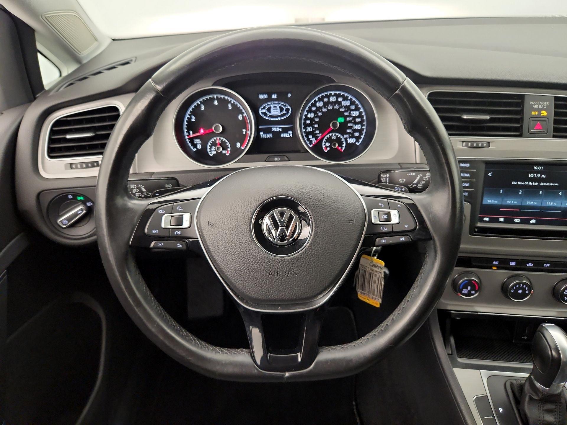 Thumbnail: 2016 Volkswagen Golf - 10