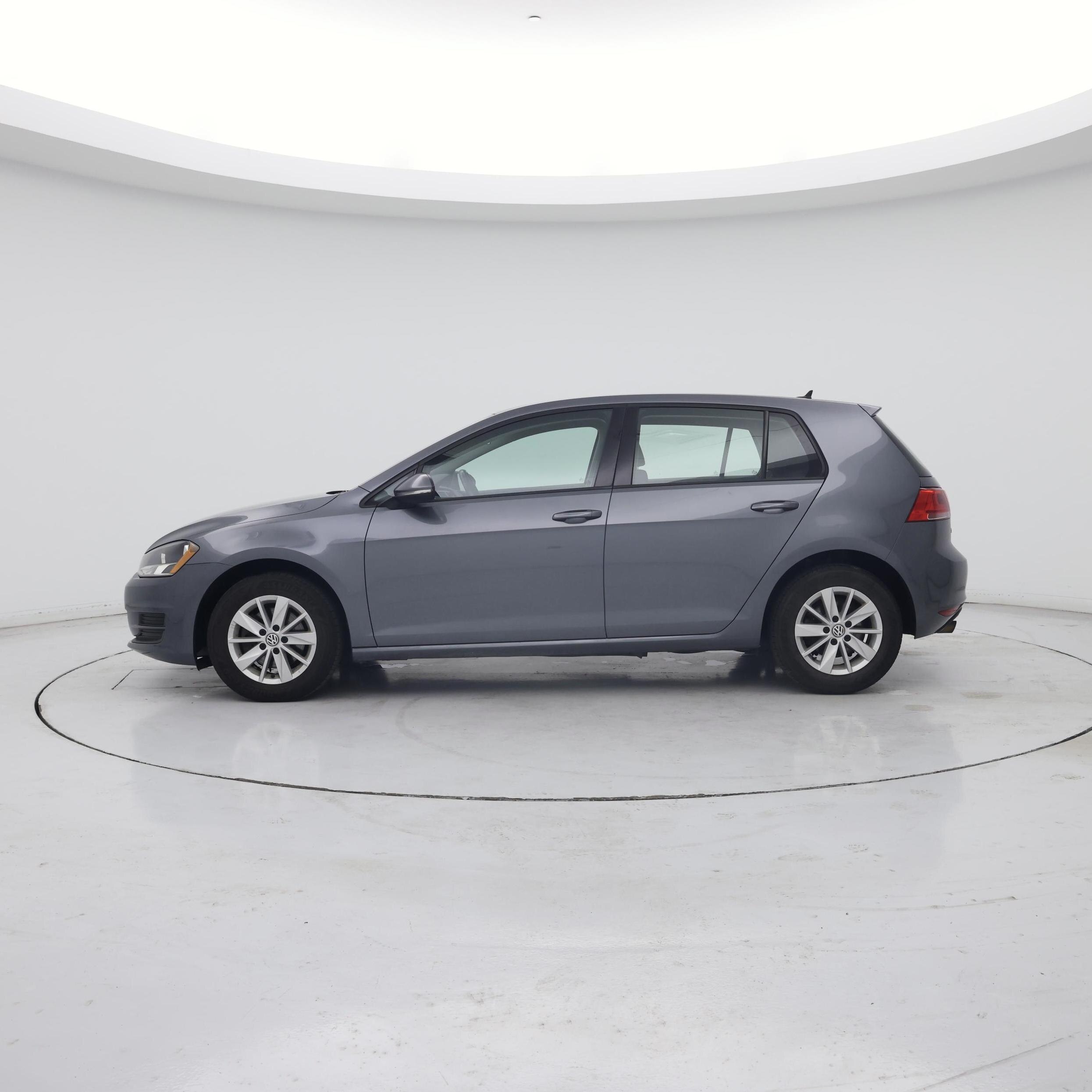 Thumbnail: 2016 Volkswagen Golf - 3