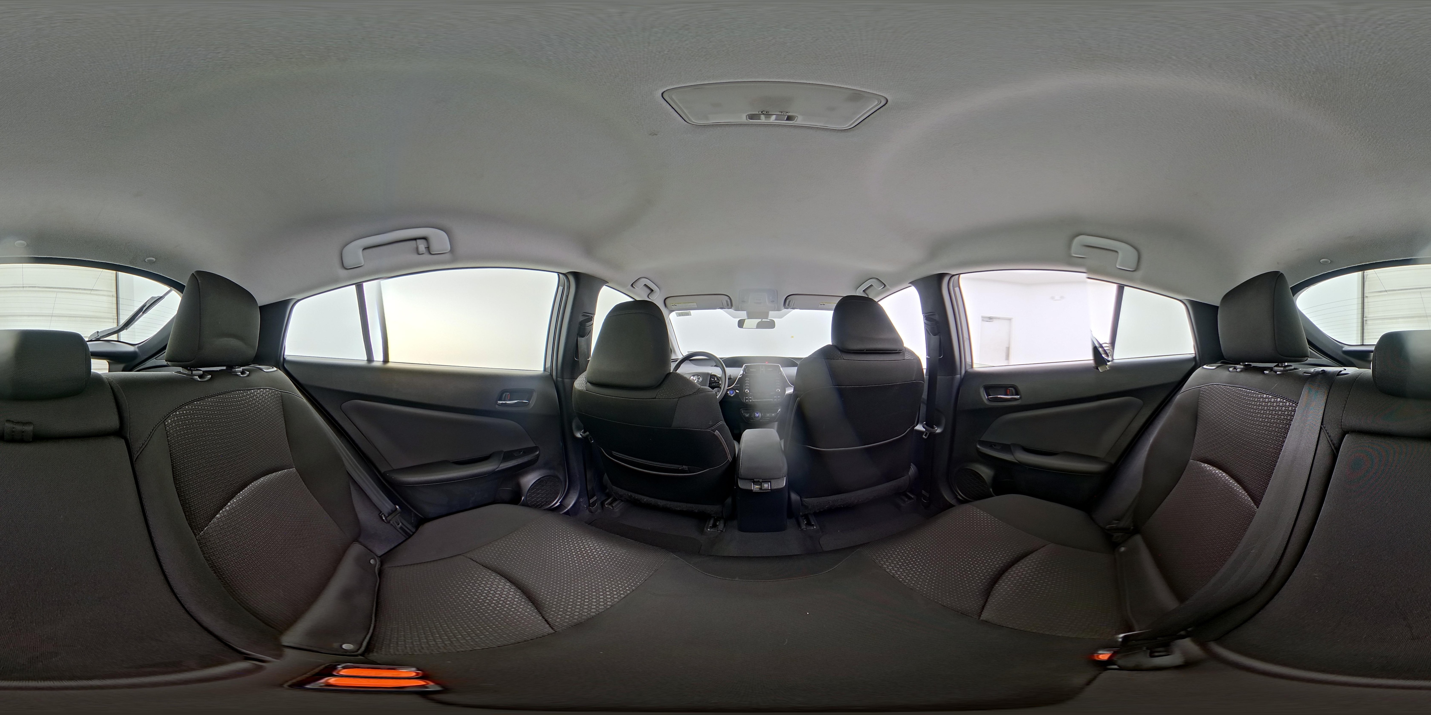 2021 Toyota Prius LE - Photo 26