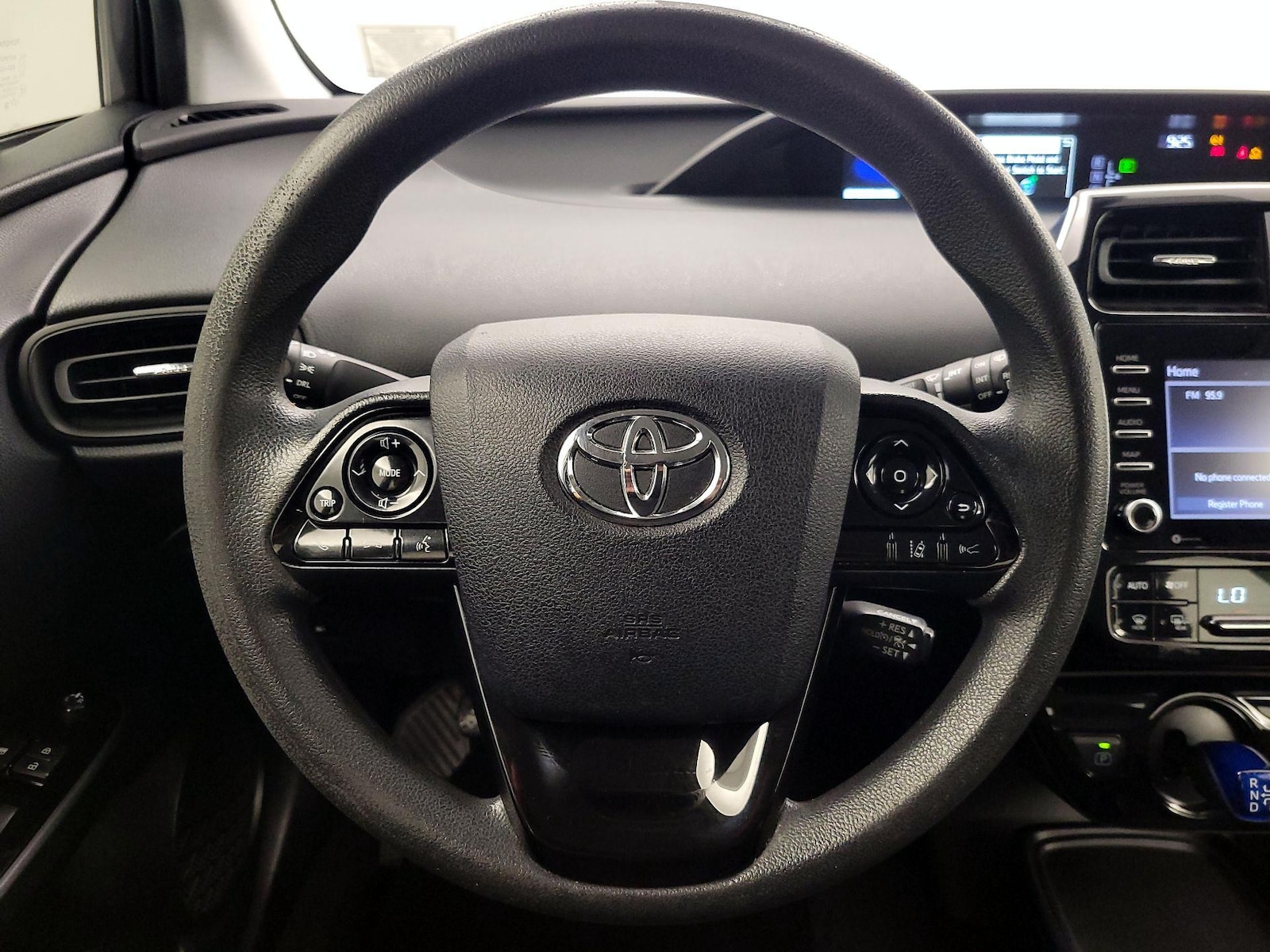 2021 Toyota Prius LE - Photo 11