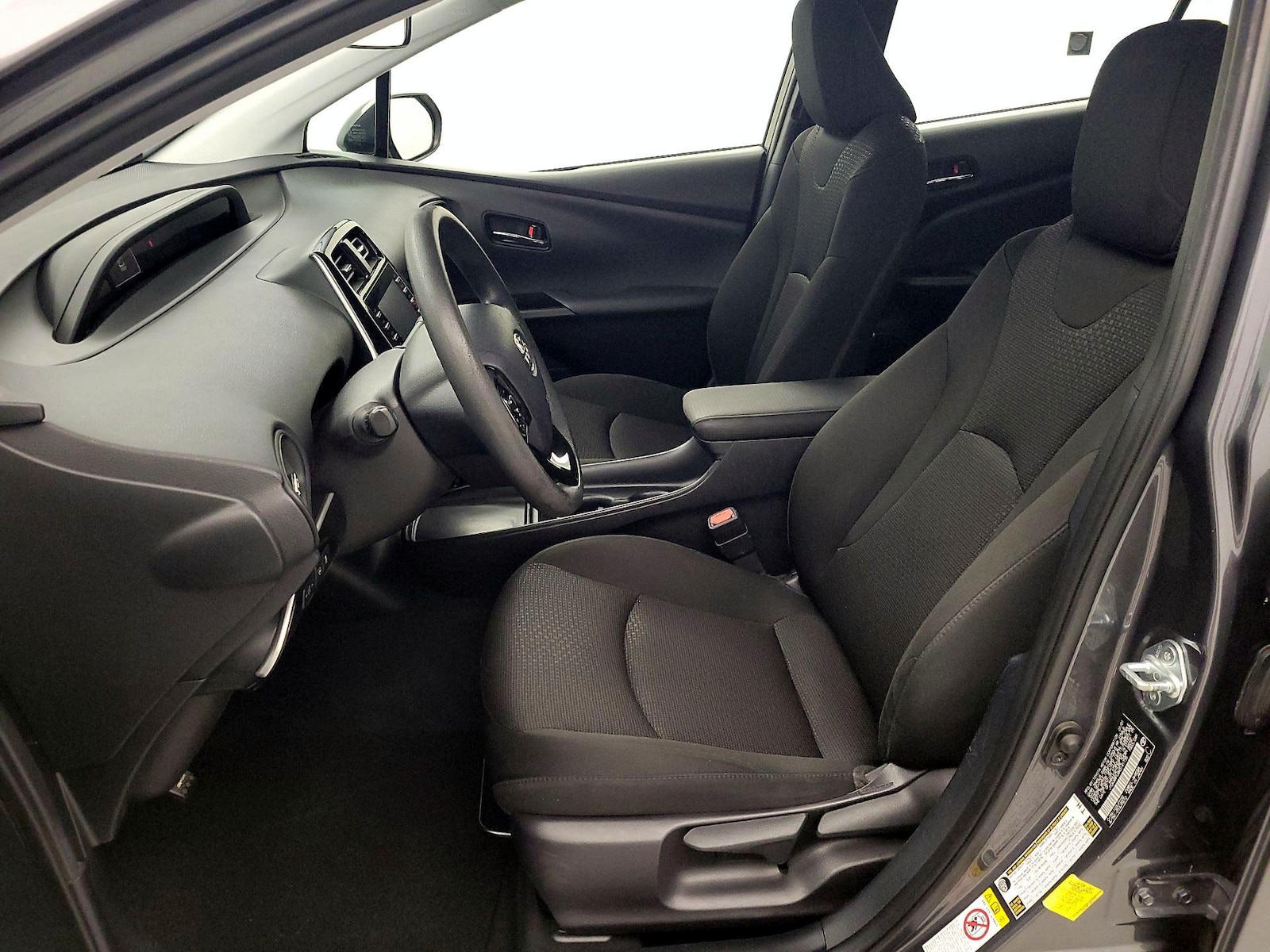 2021 Toyota Prius LE - Photo 12