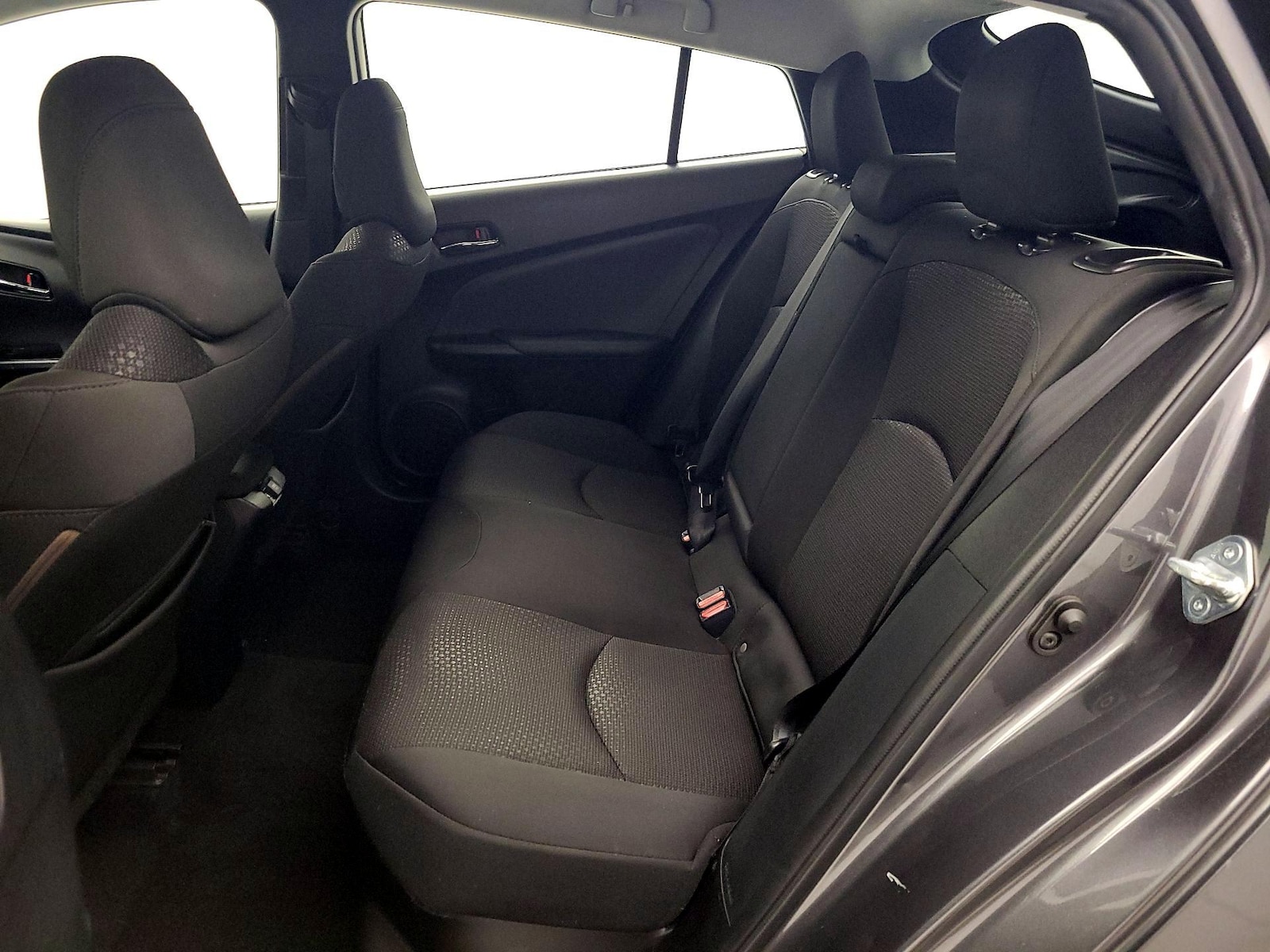 2021 Toyota Prius LE - Photo 20