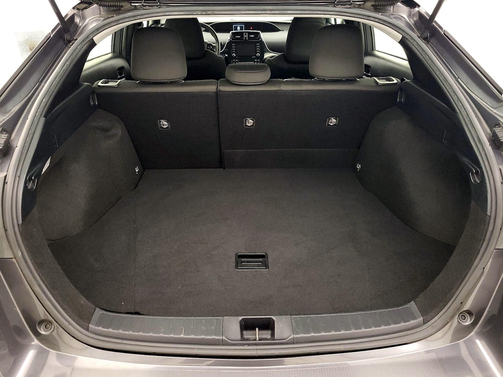 2021 Toyota Prius LE - Photo 21