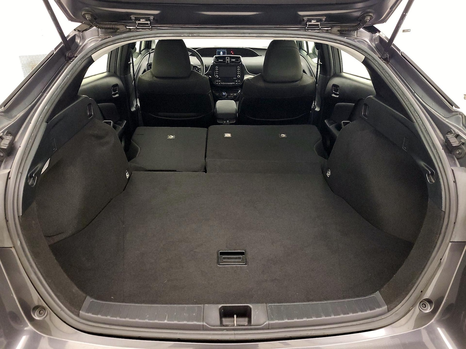 2021 Toyota Prius LE - Photo 22
