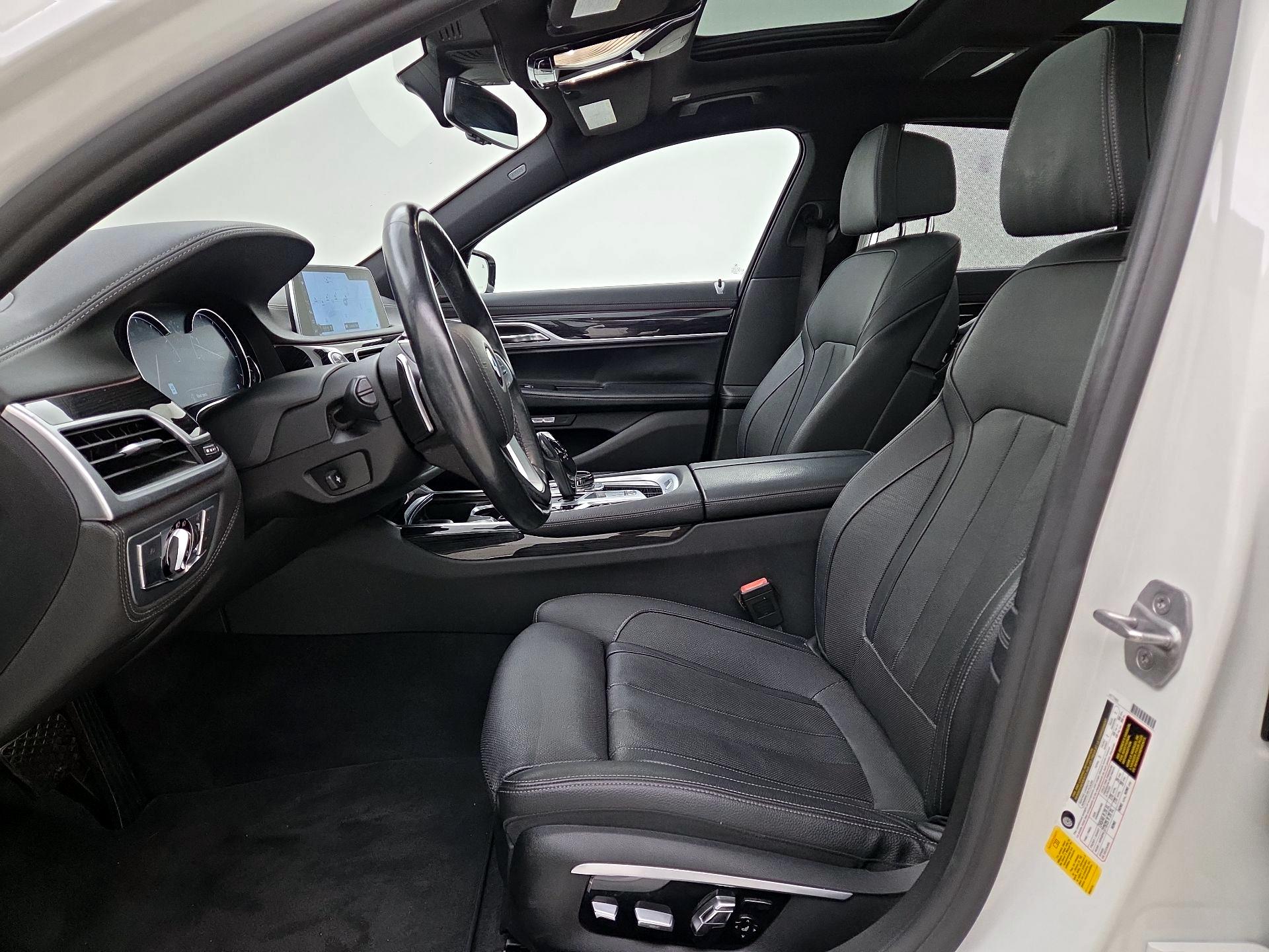 Thumbnail: 2017 BMW 7 Series - 11