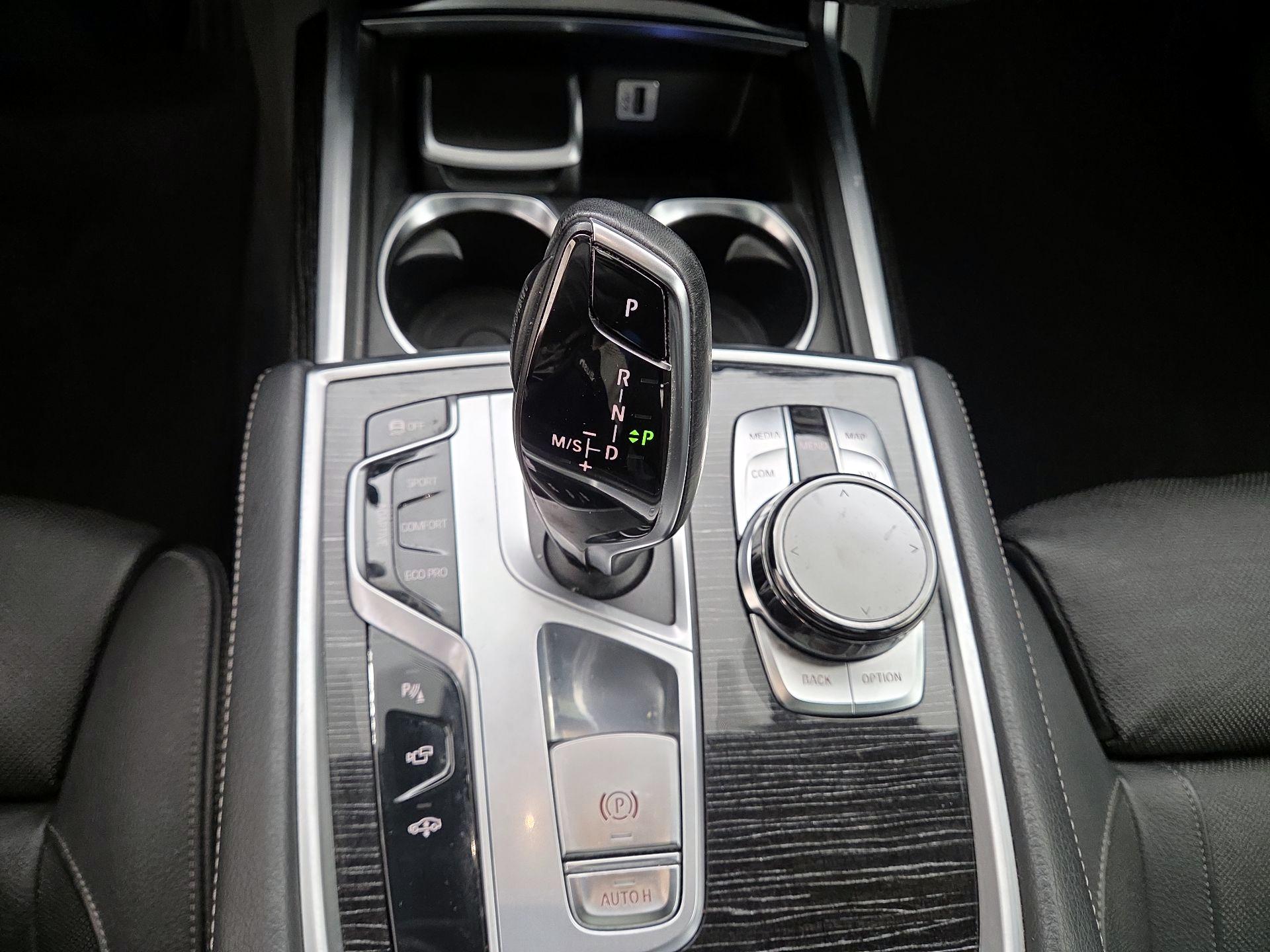Thumbnail: 2017 BMW 7 Series - 18