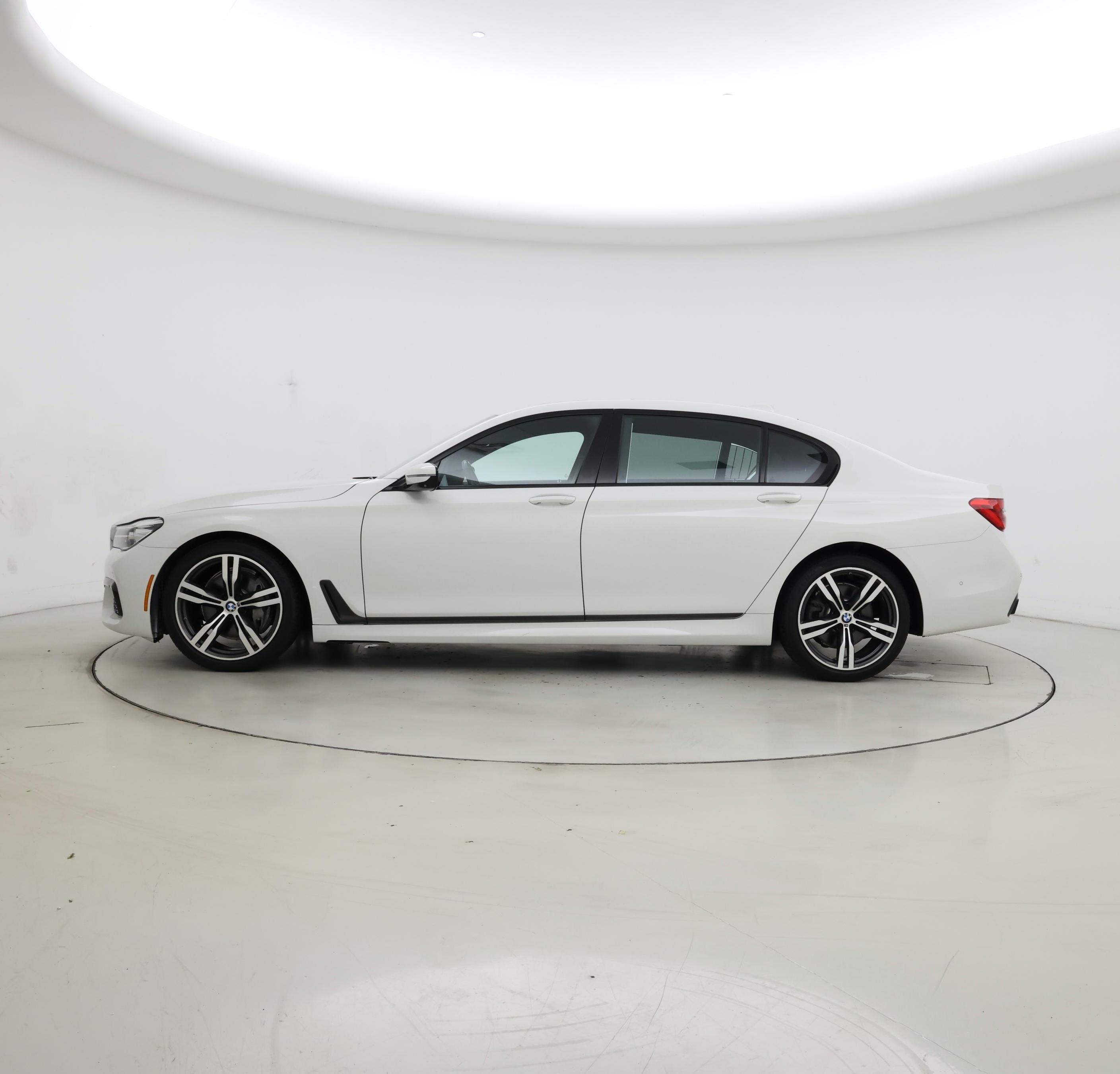 Thumbnail: 2017 BMW 7 Series - 3