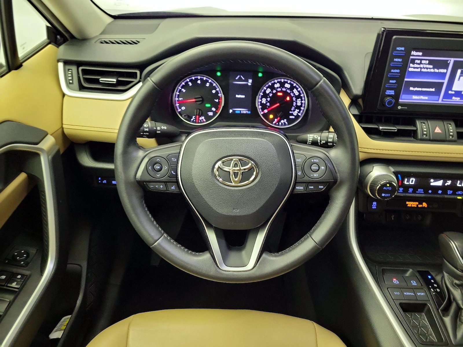2021 Toyota RAV4 XLE Premium - Photo 11