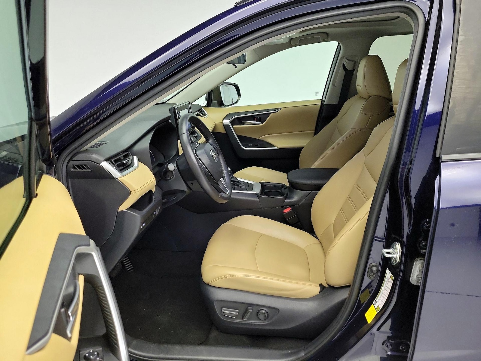 2021 Toyota RAV4 XLE Premium - Photo 12