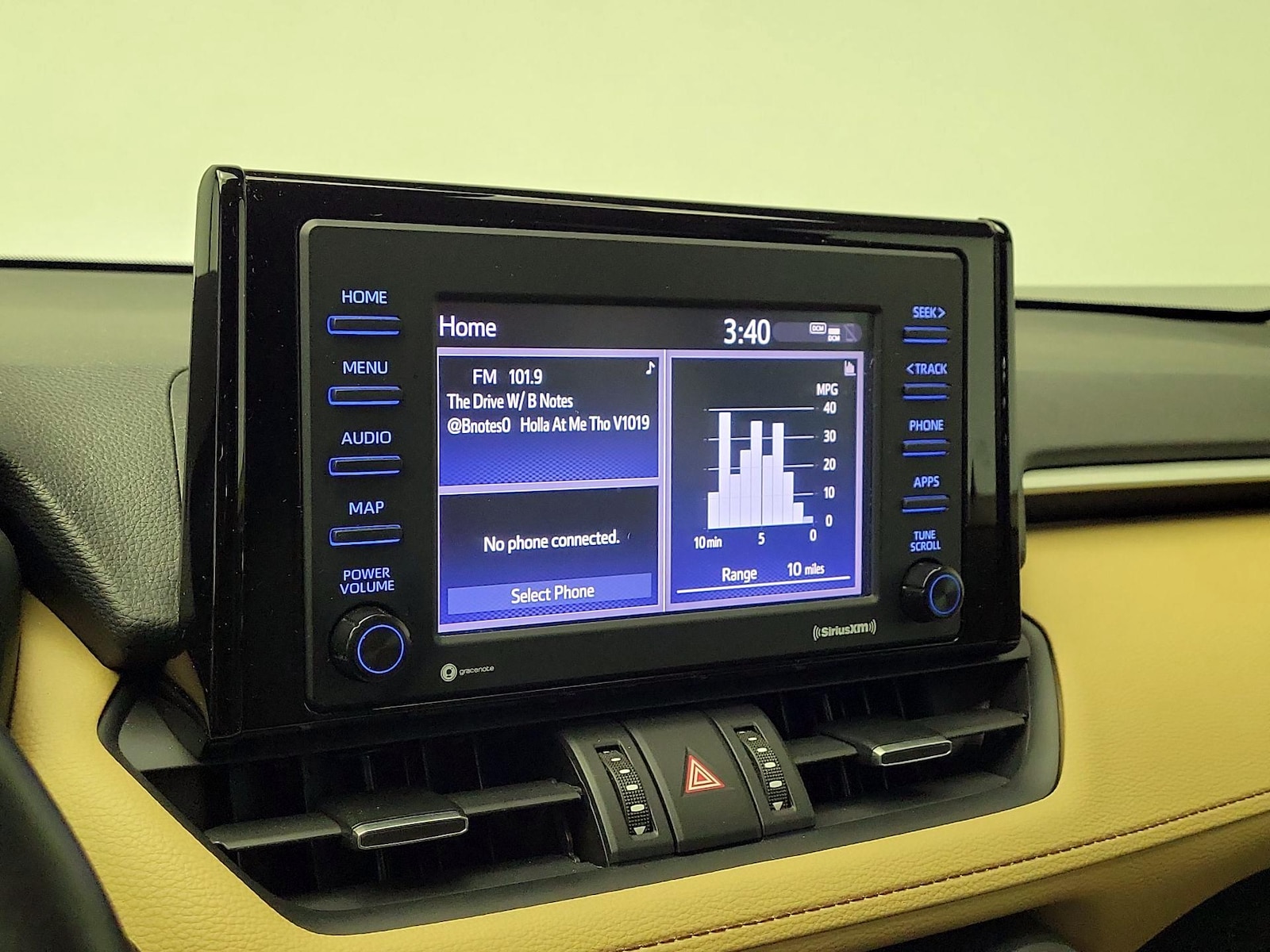 2021 Toyota RAV4 XLE Premium - Photo 16