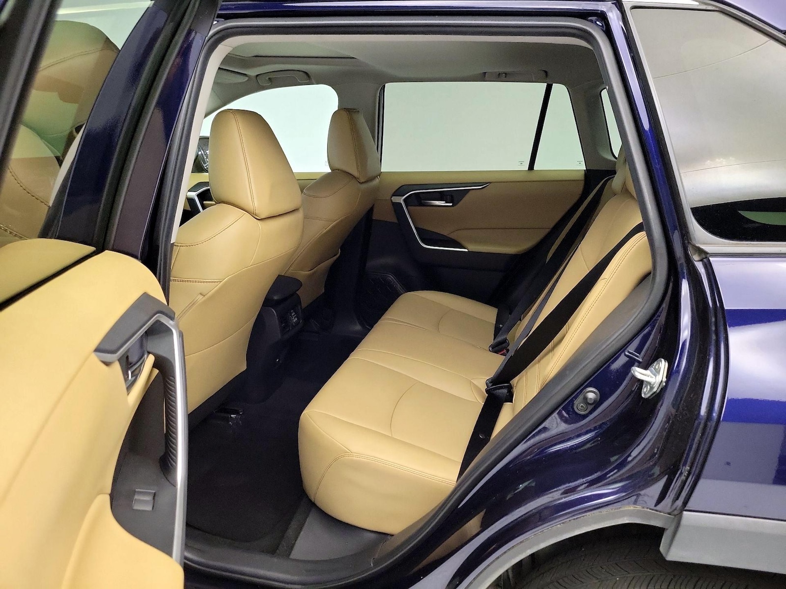 2021 Toyota RAV4 XLE Premium - Photo 21