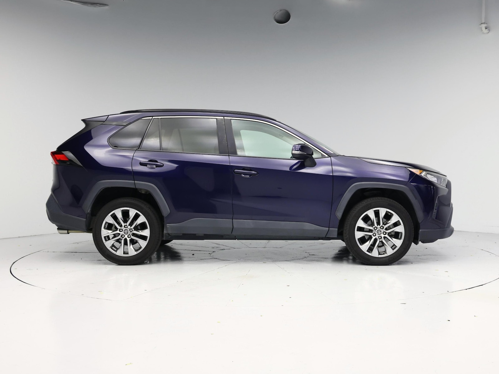 2021 Toyota RAV4 XLE Premium - Photo 8