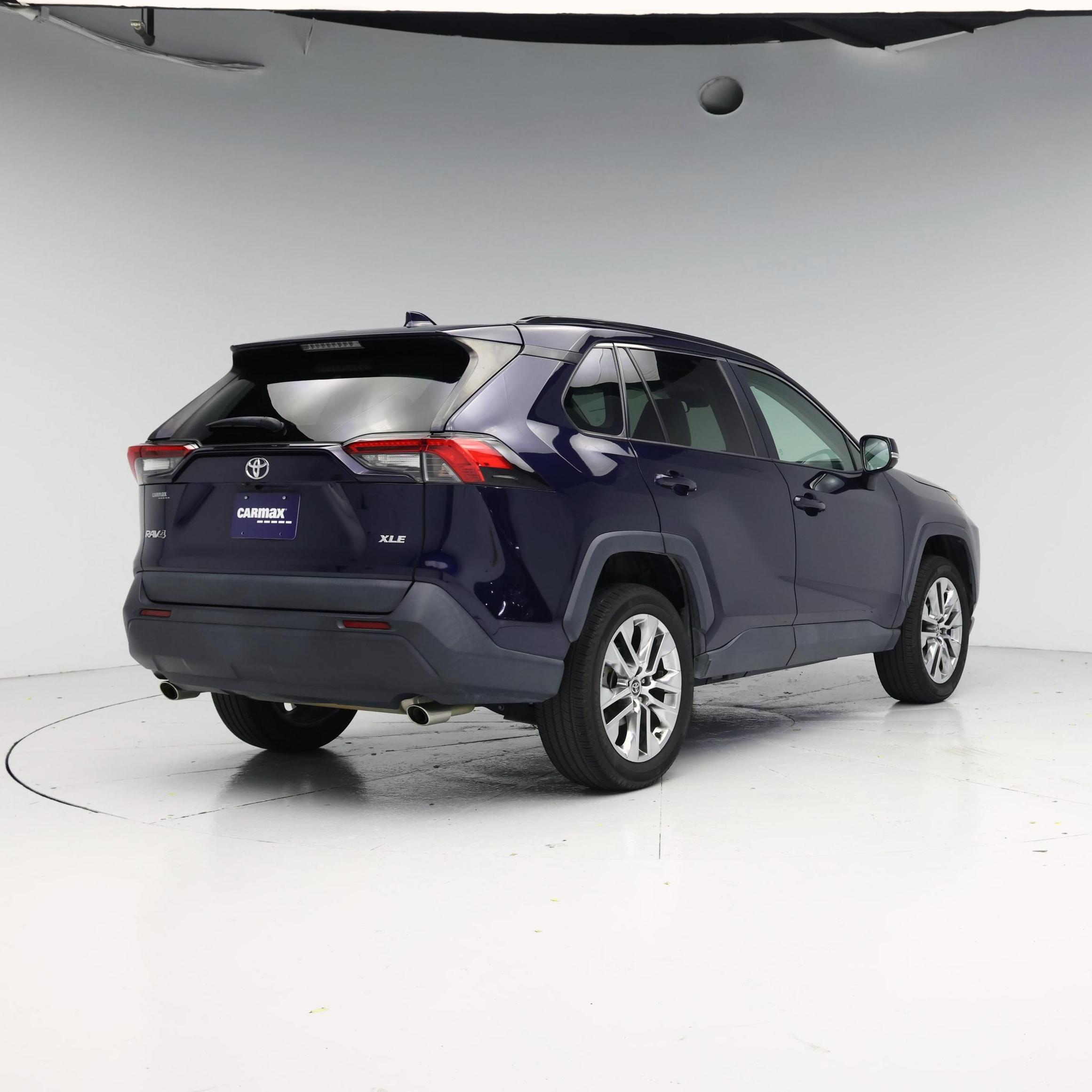 Thumbnail: 2021 Toyota RAV4 - 8