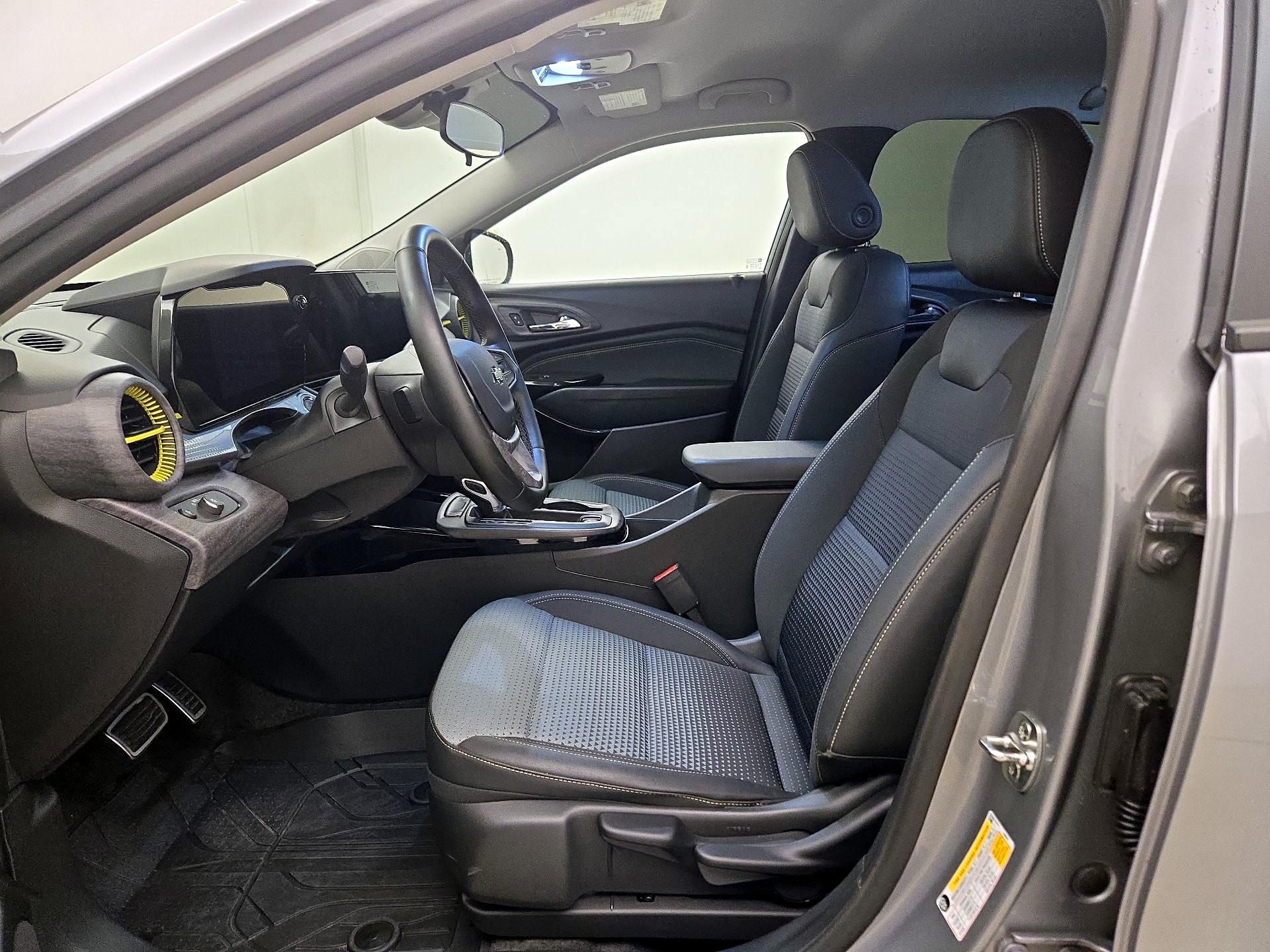 Thumbnail: 2025 Chevrolet Trax - 11
