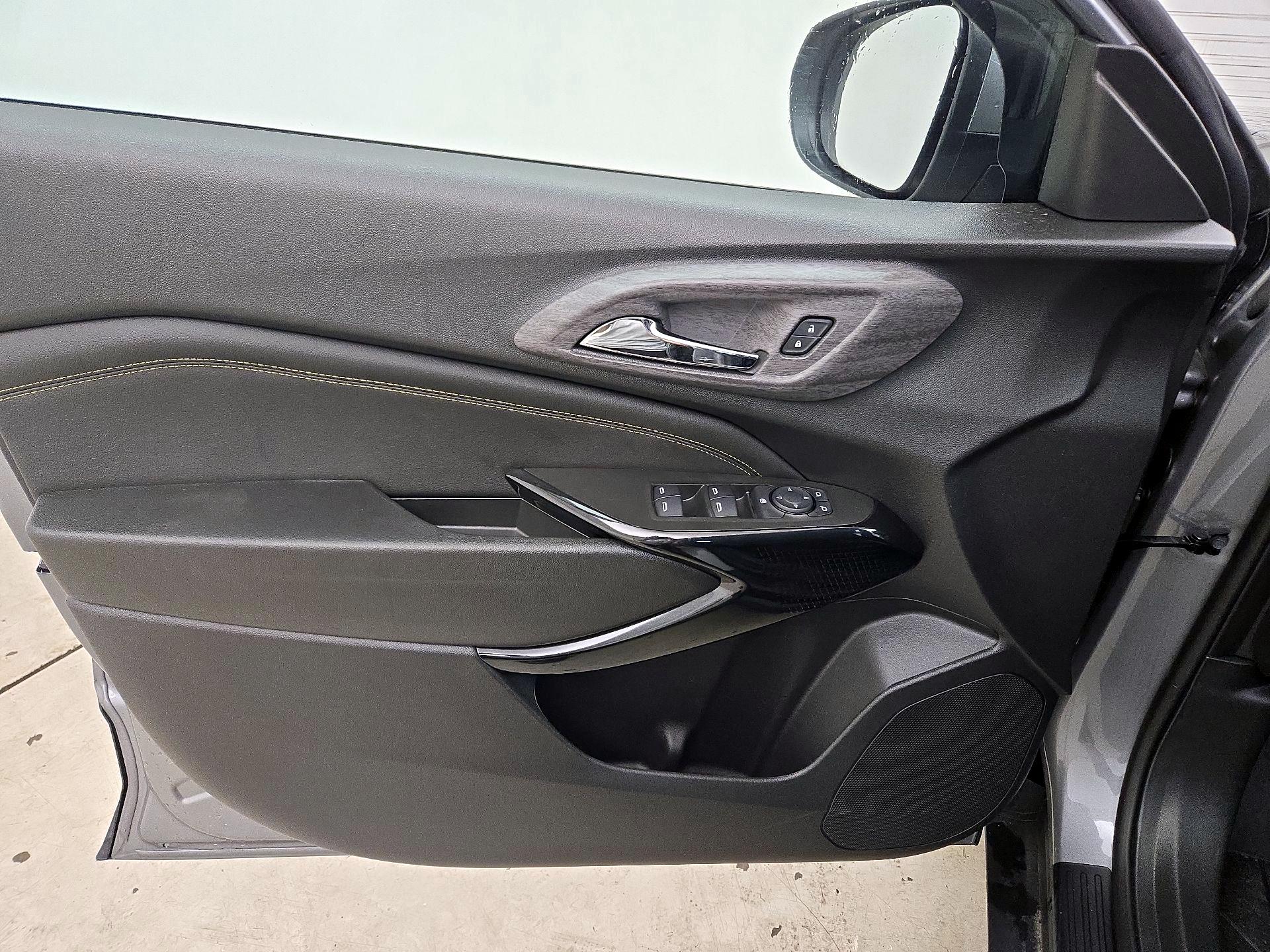Thumbnail: 2025 Chevrolet Trax - 12