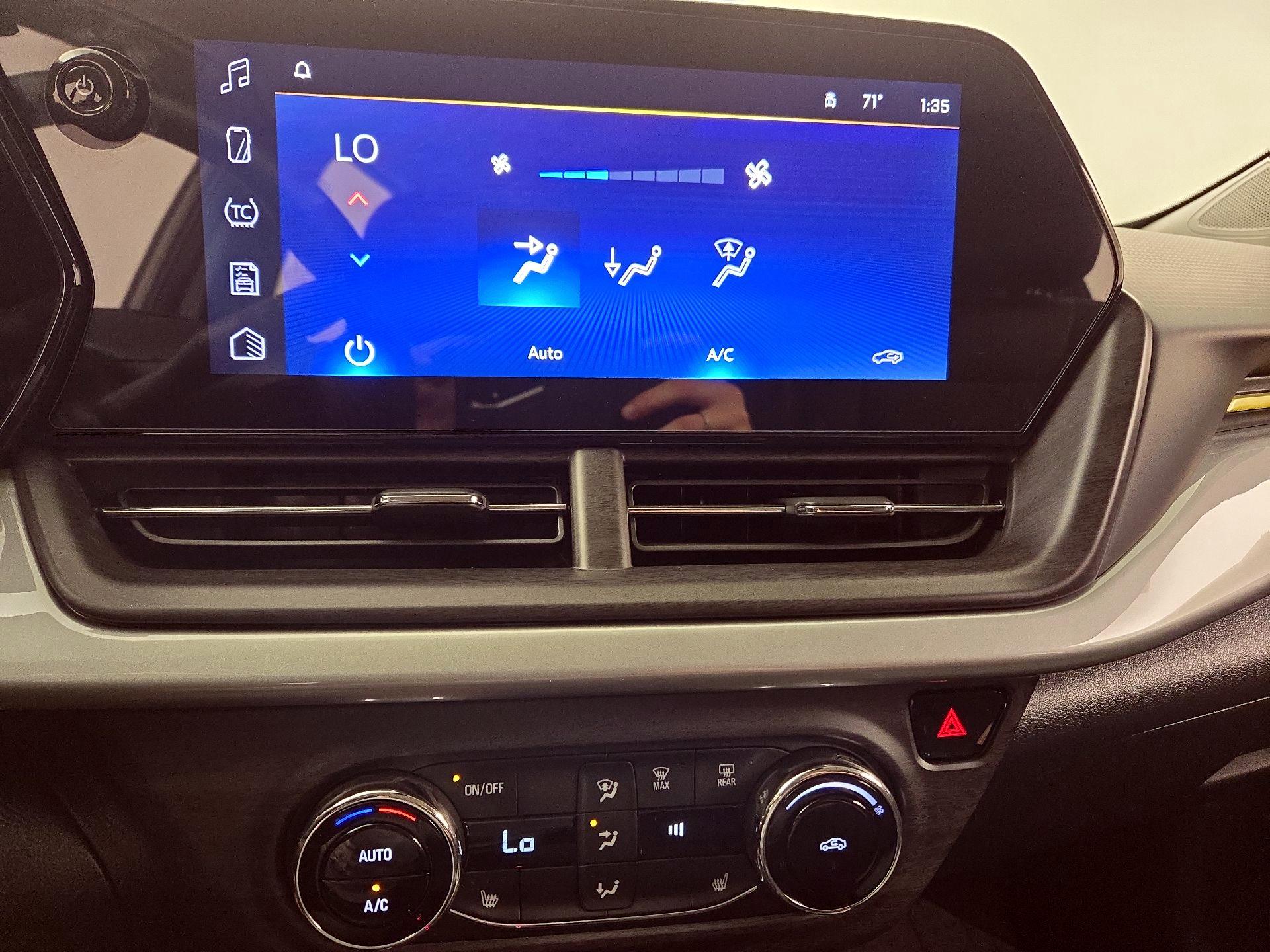 Thumbnail: 2025 Chevrolet Trax - 15