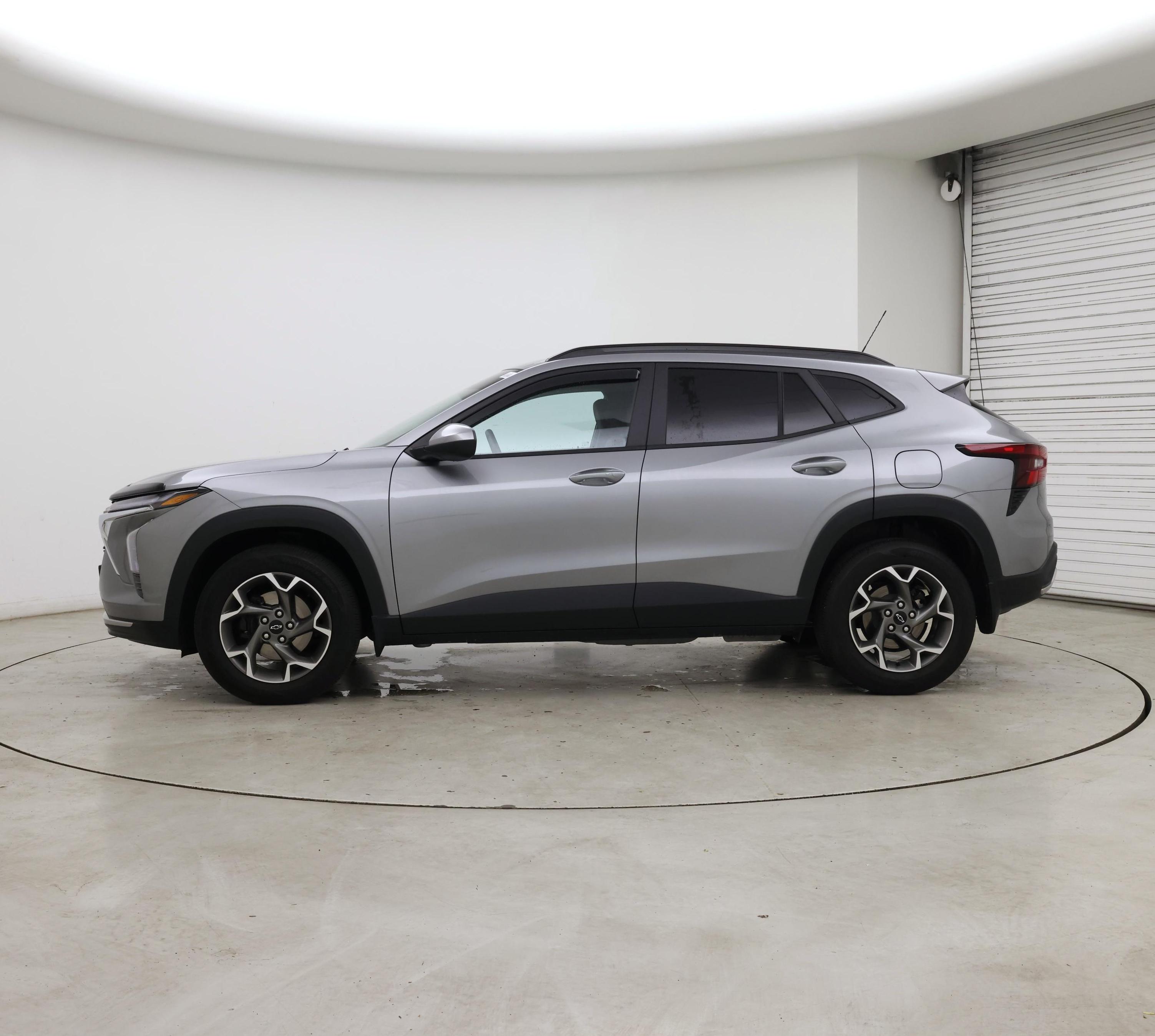 Thumbnail: 2025 Chevrolet Trax - 3