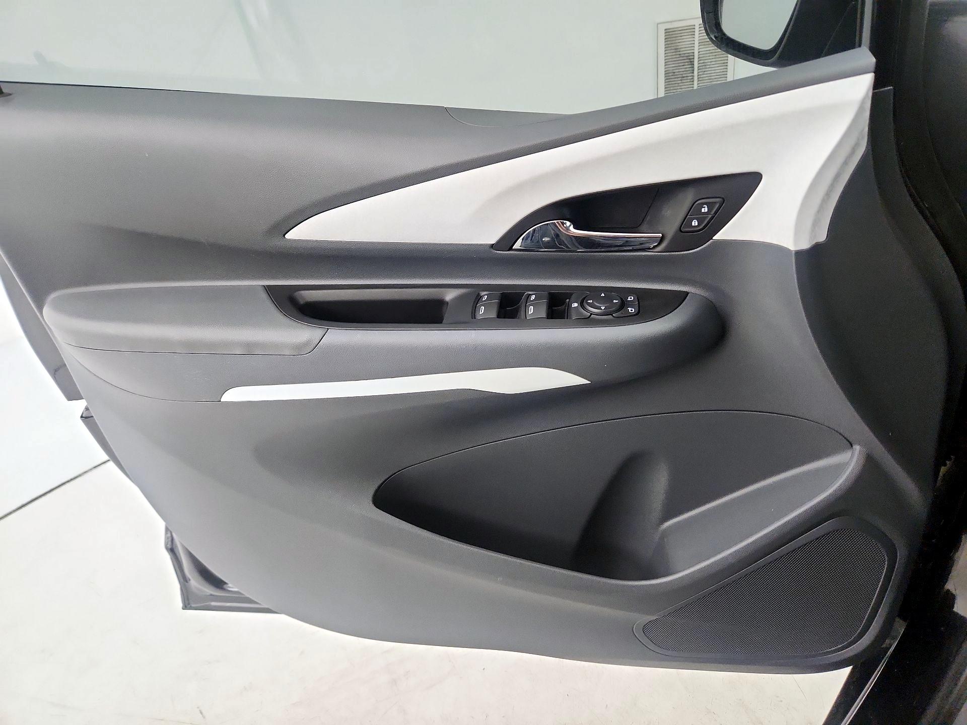 Thumbnail: 2021 Chevrolet Bolt EV - 12