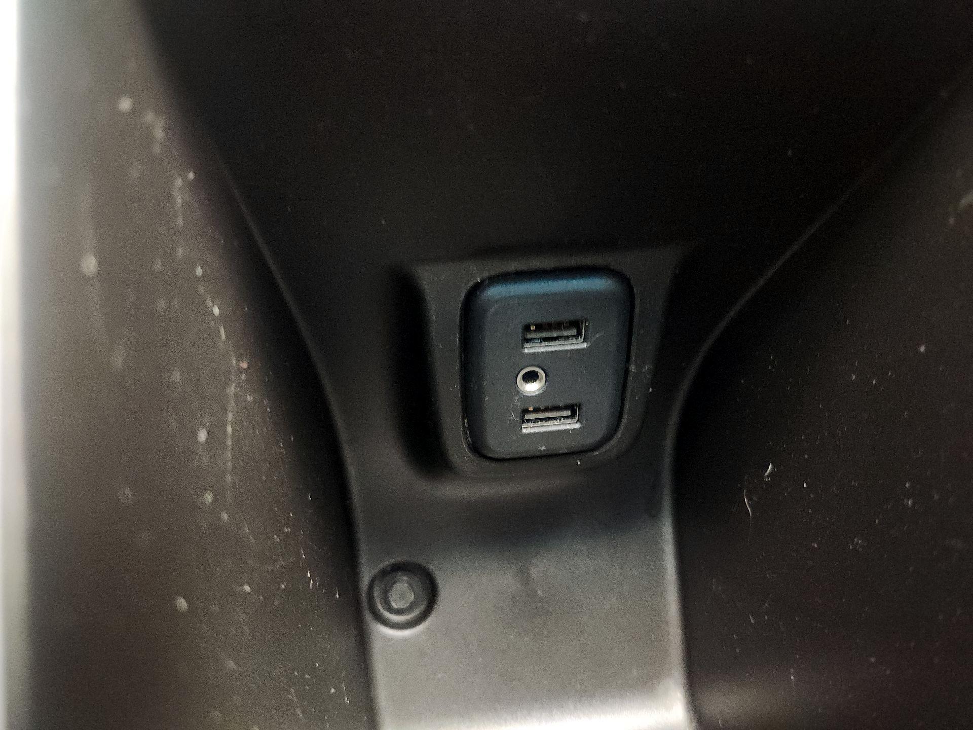 Thumbnail: 2021 Chevrolet Bolt EV - 18
