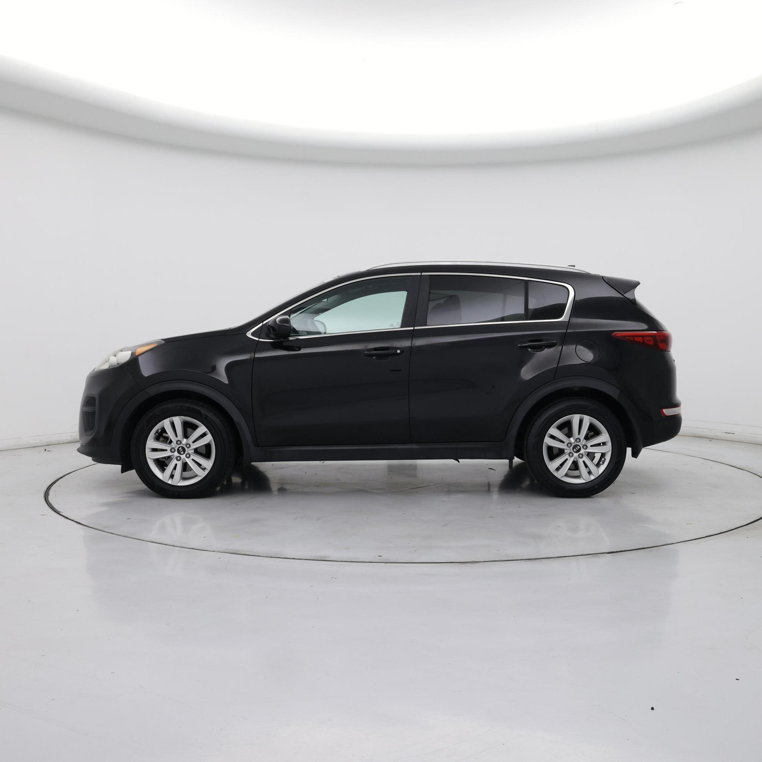 Thumbnail: 2017 Kia Sportage - 3