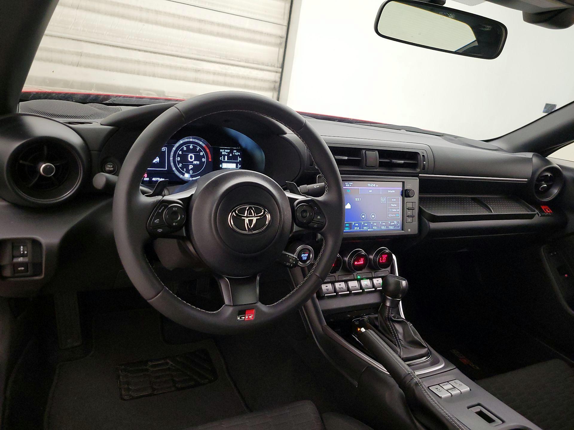 Thumbnail: 2025 Toyota GR86 - 9