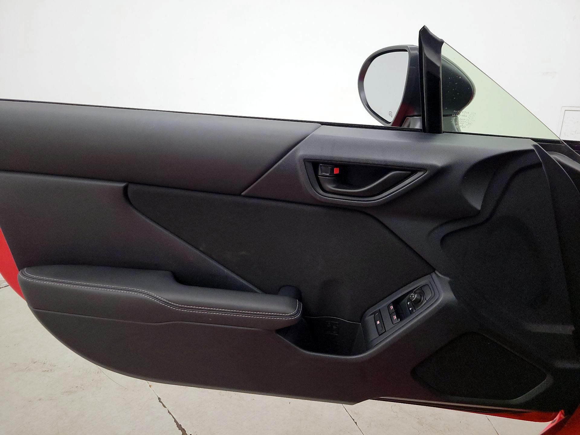Thumbnail: 2025 Toyota GR86 - 12