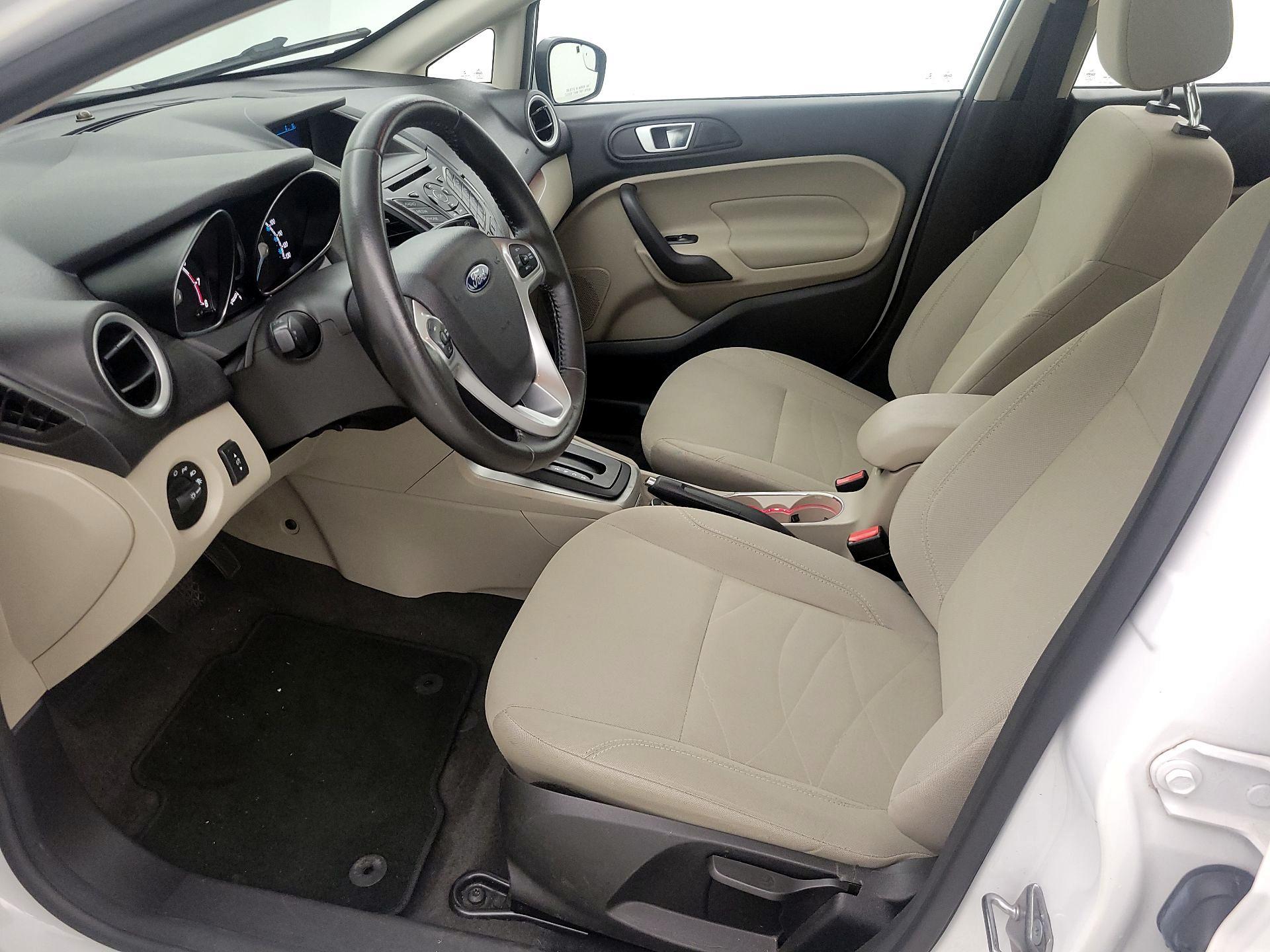 Thumbnail: 2016 Ford Fiesta - 11
