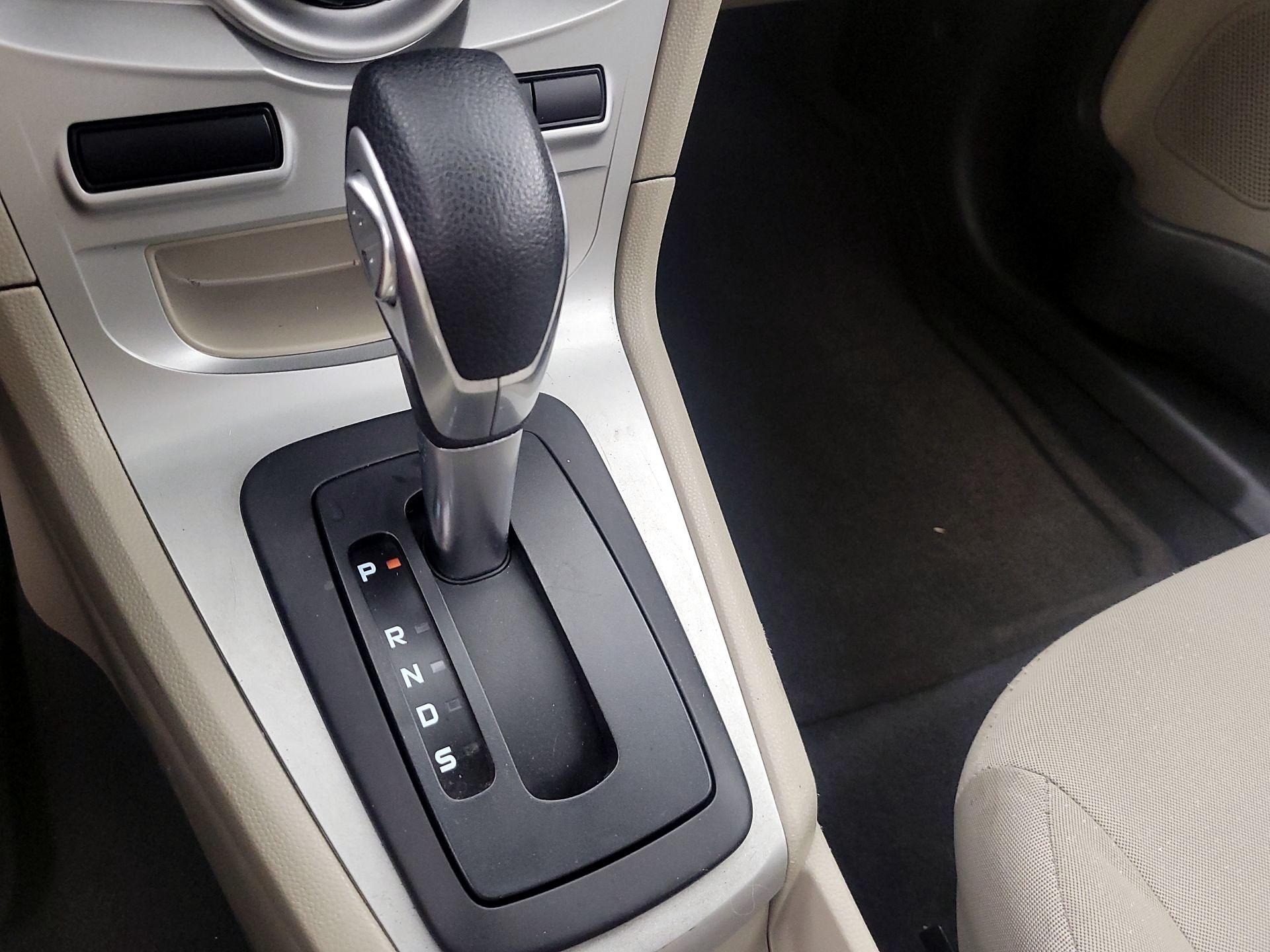 Thumbnail: 2016 Ford Fiesta - 16