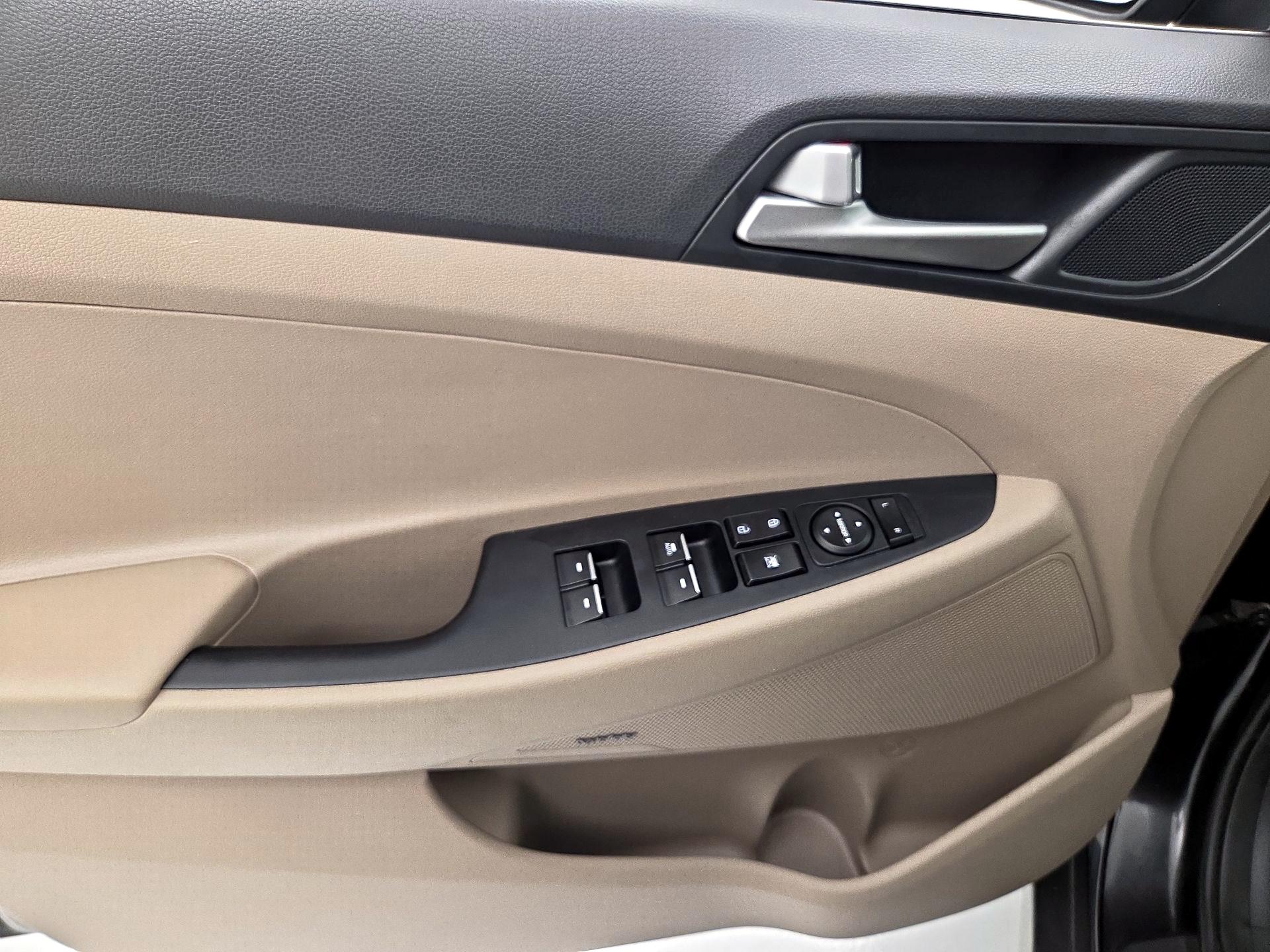 Thumbnail: 2020 Hyundai Tucson - 12