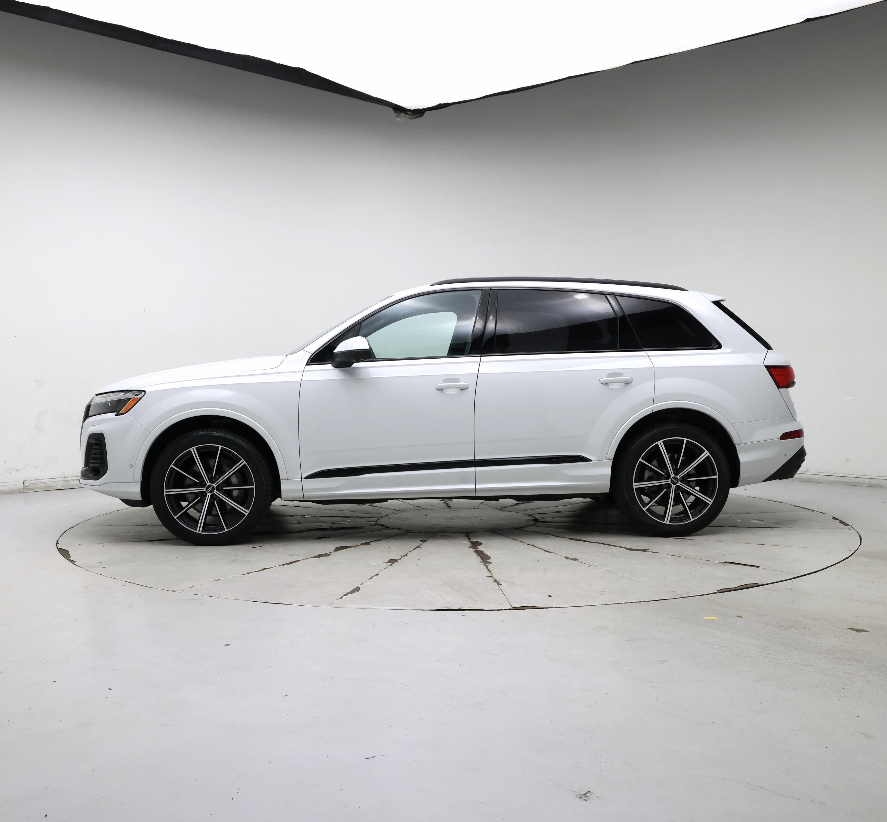 Thumbnail: 2025 Audi Q7 - 3