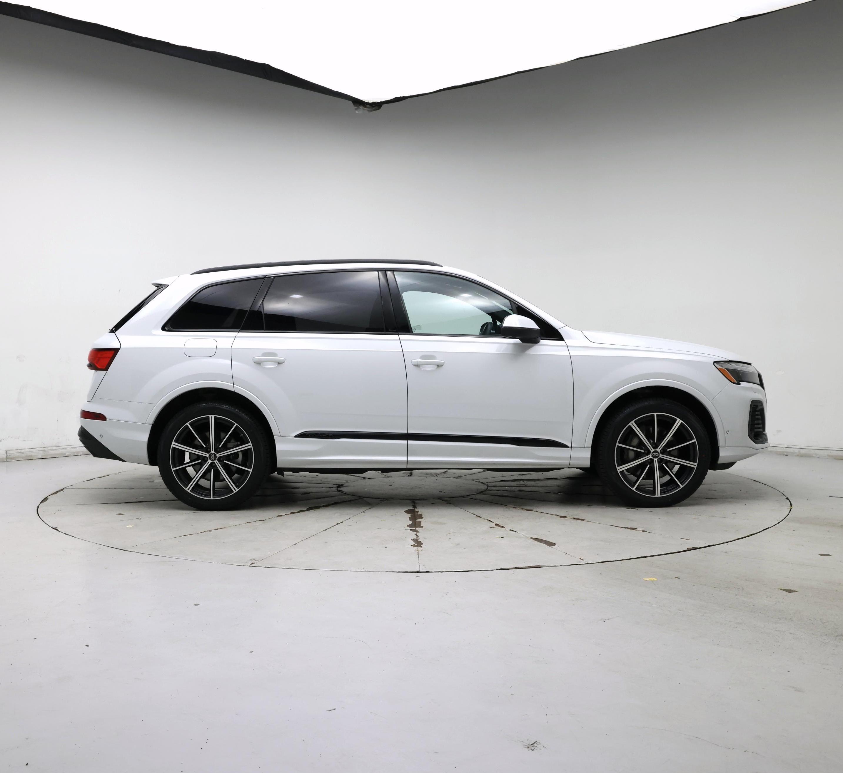 Thumbnail: 2025 Audi Q7 - 7