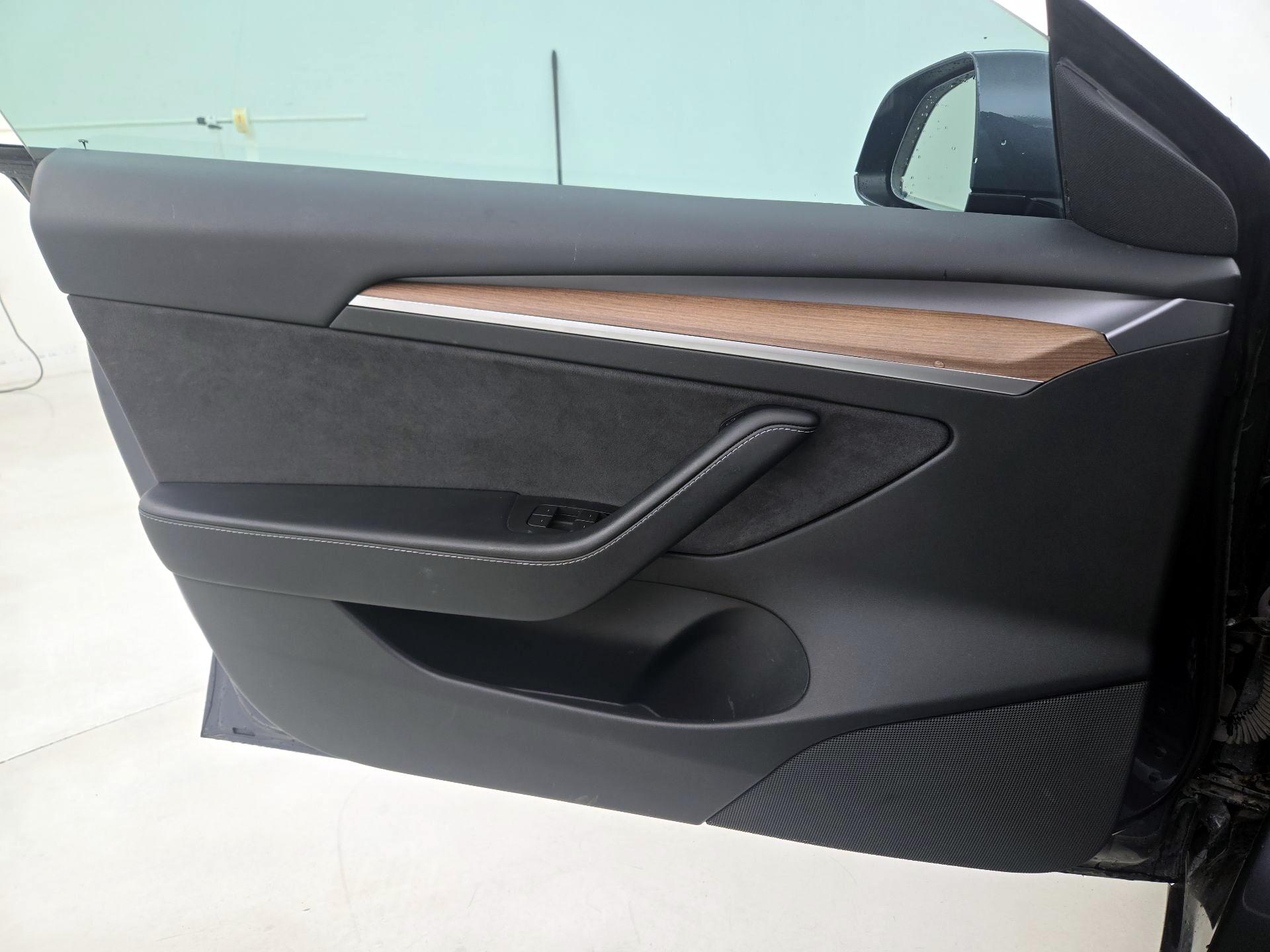Thumbnail: 2022 Tesla Model 3 - 12