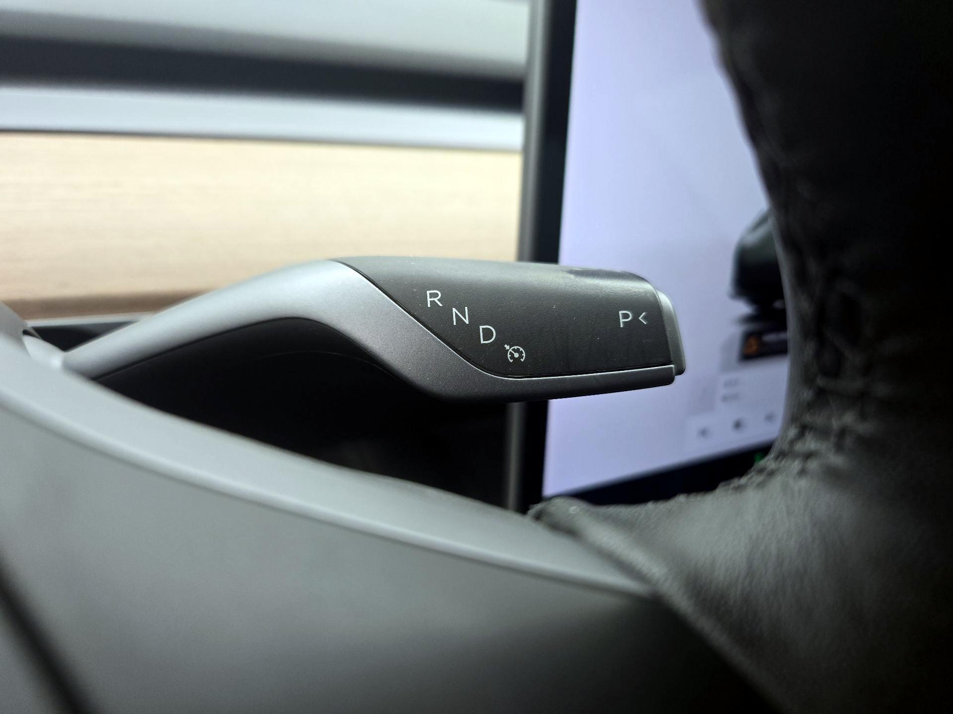 Thumbnail: 2022 Tesla Model 3 - 17