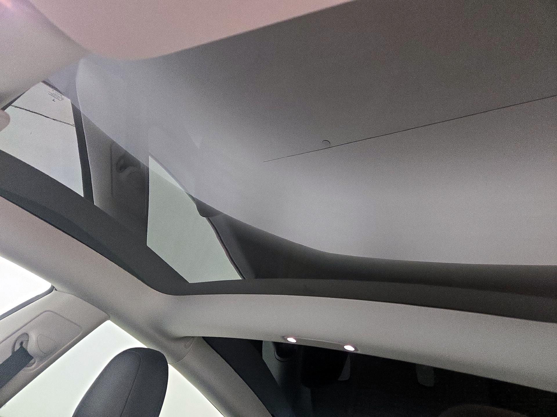 Thumbnail: 2022 Tesla Model 3 - 18