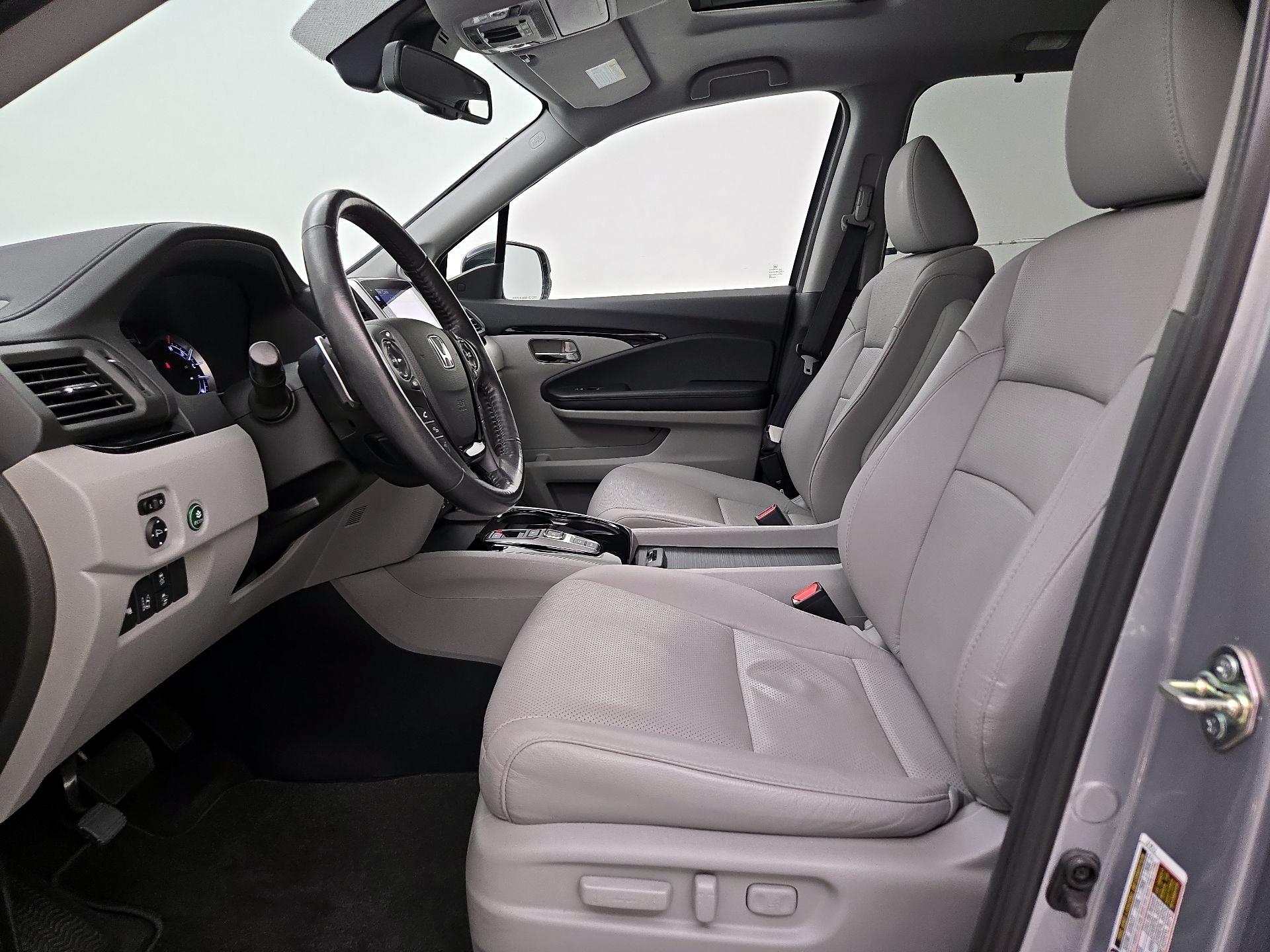 Thumbnail: 2016 Honda Pilot - 11