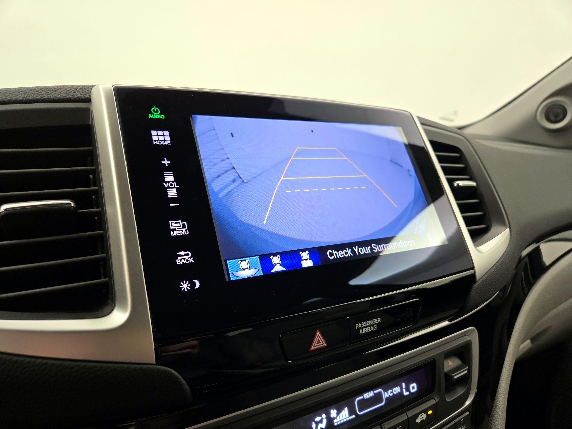 Thumbnail: 2016 Honda Pilot - 15