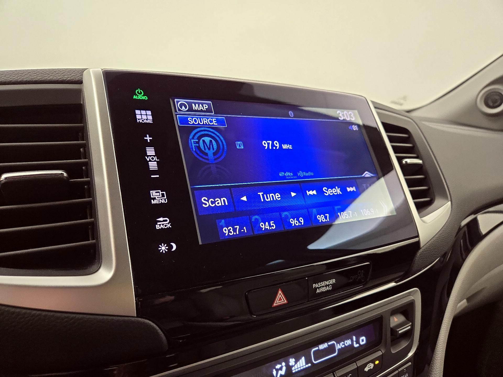 Thumbnail: 2016 Honda Pilot - 16