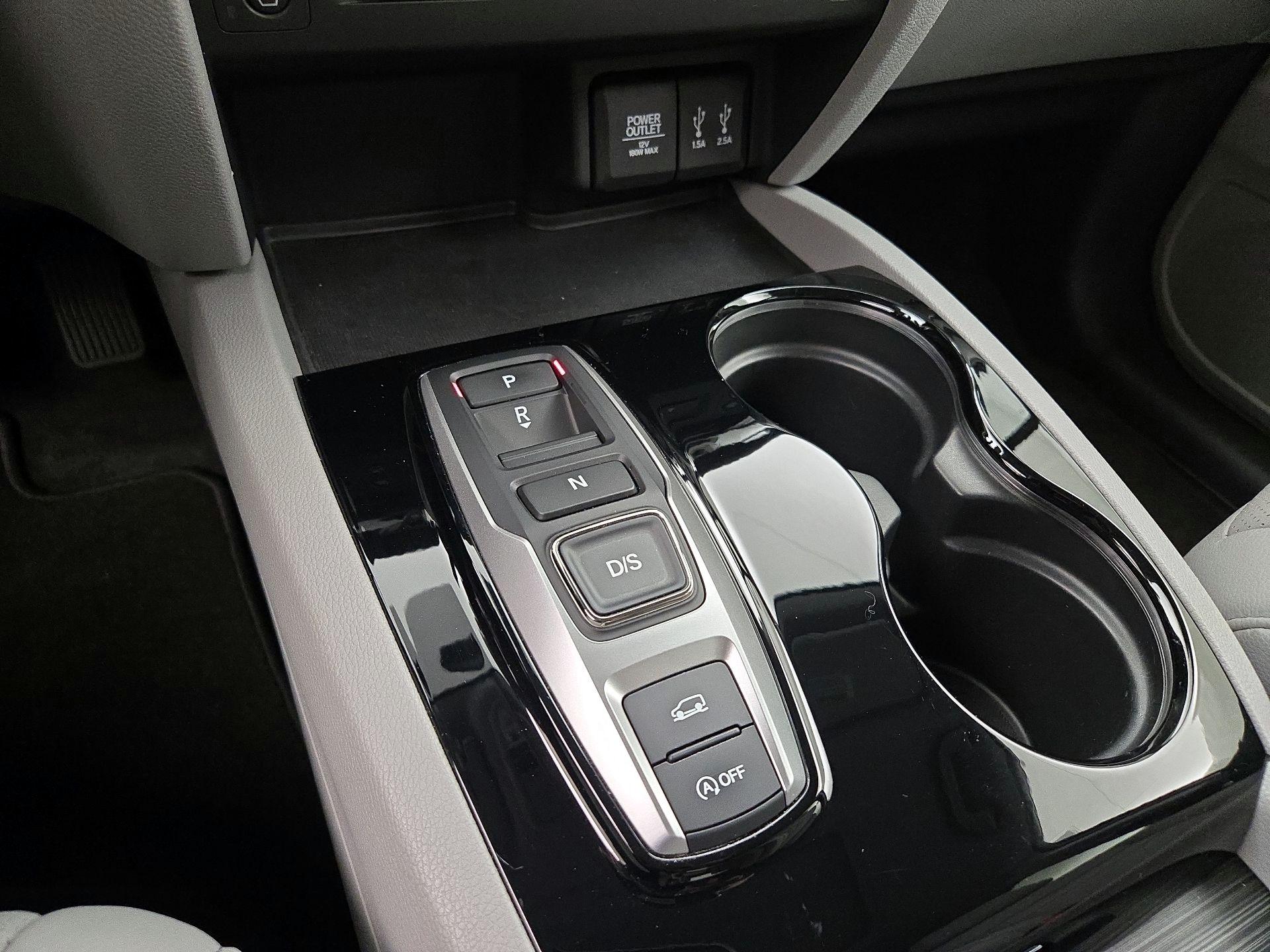 Thumbnail: 2016 Honda Pilot - 18