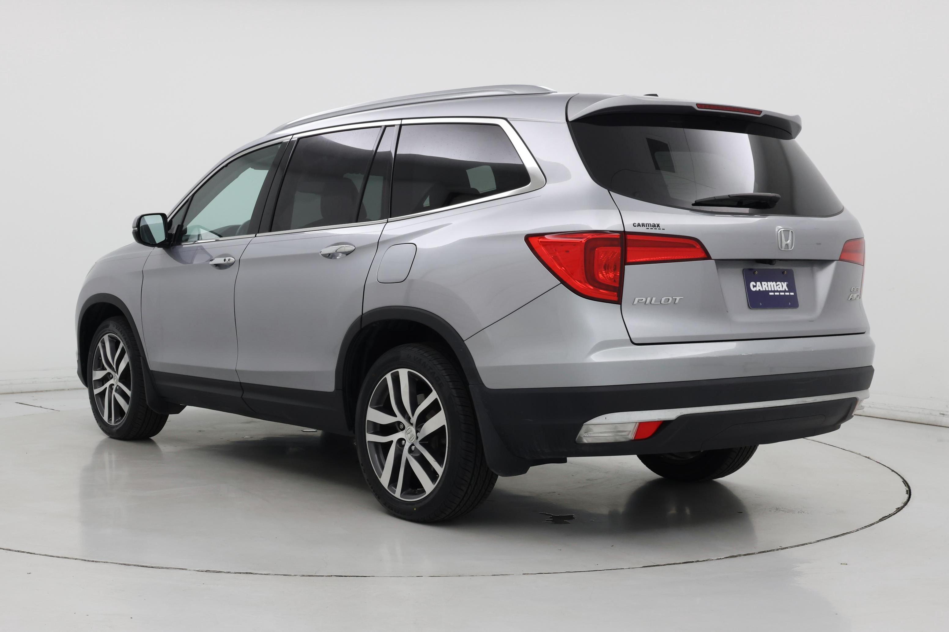 Thumbnail: 2016 Honda Pilot - 2