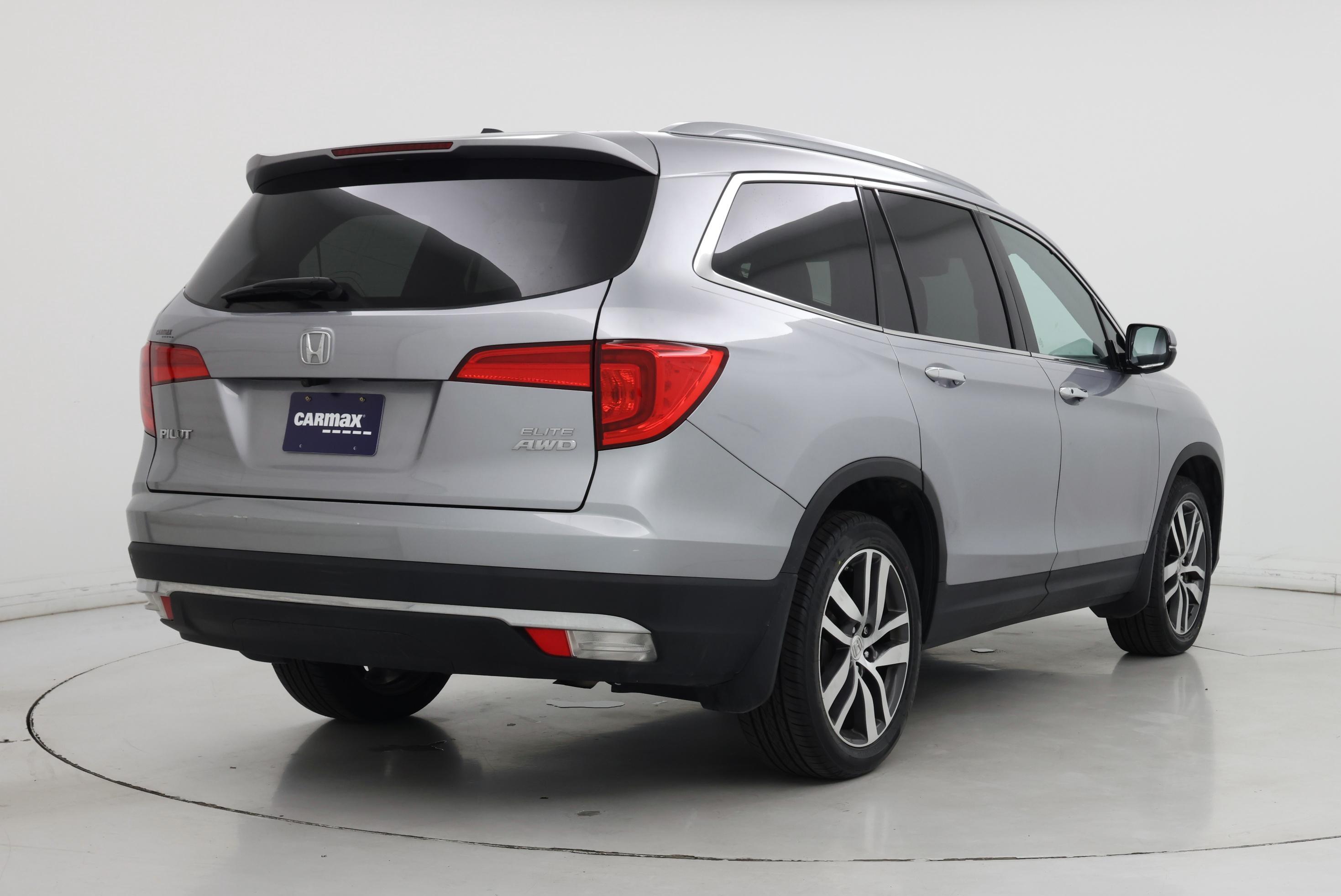 Thumbnail: 2016 Honda Pilot - 8