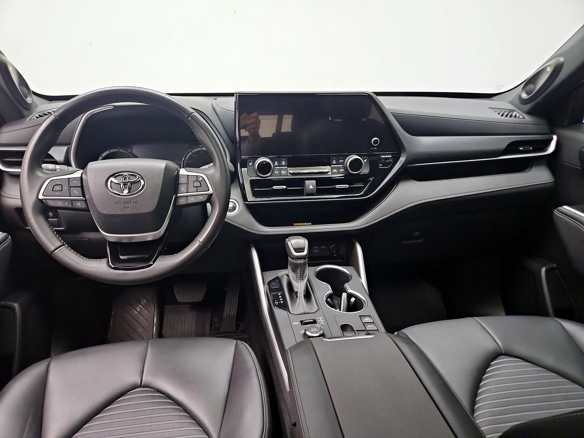 Thumbnail: 2024 Toyota Highlander - 9