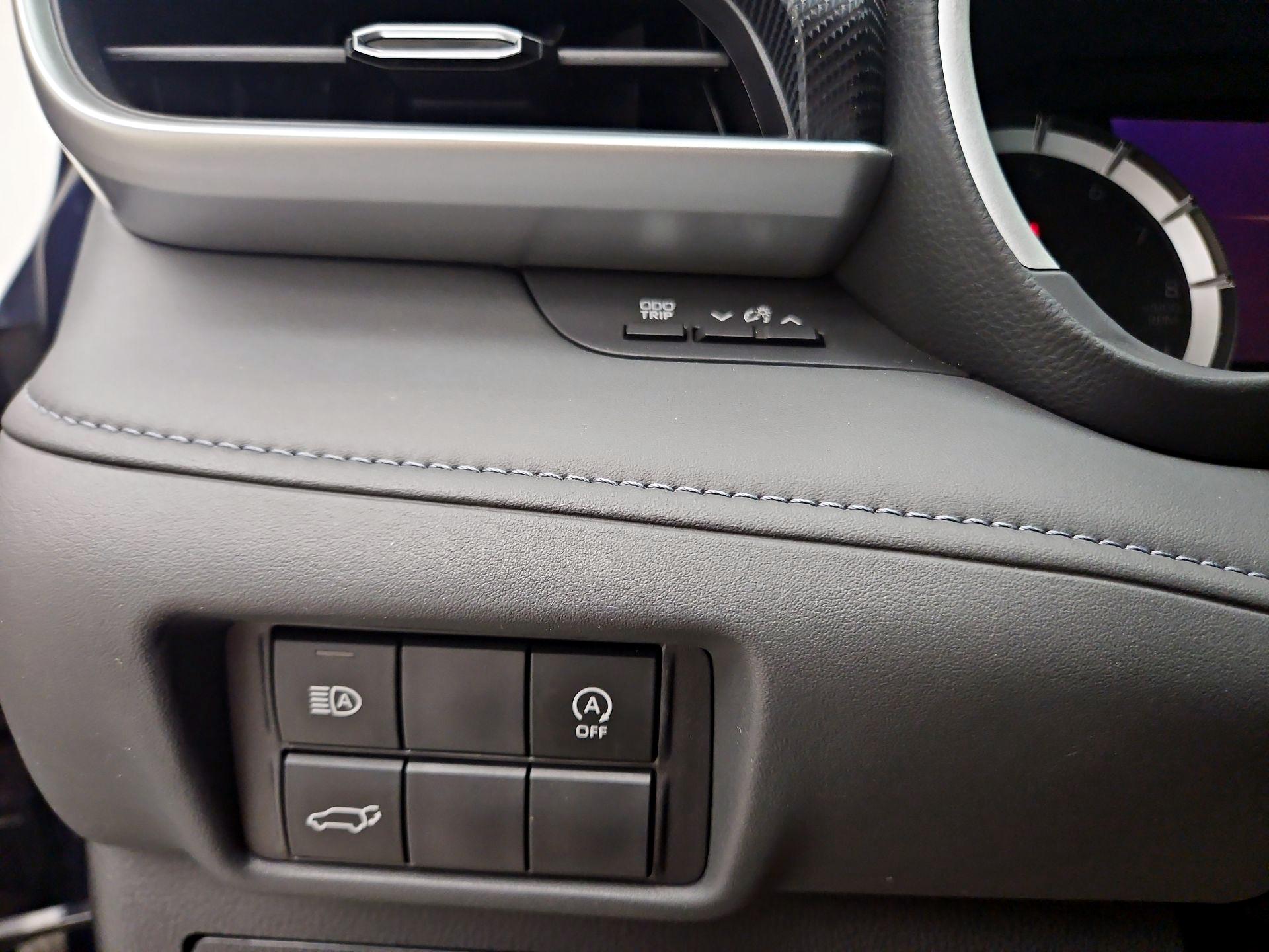 Thumbnail: 2024 Toyota Highlander - 13