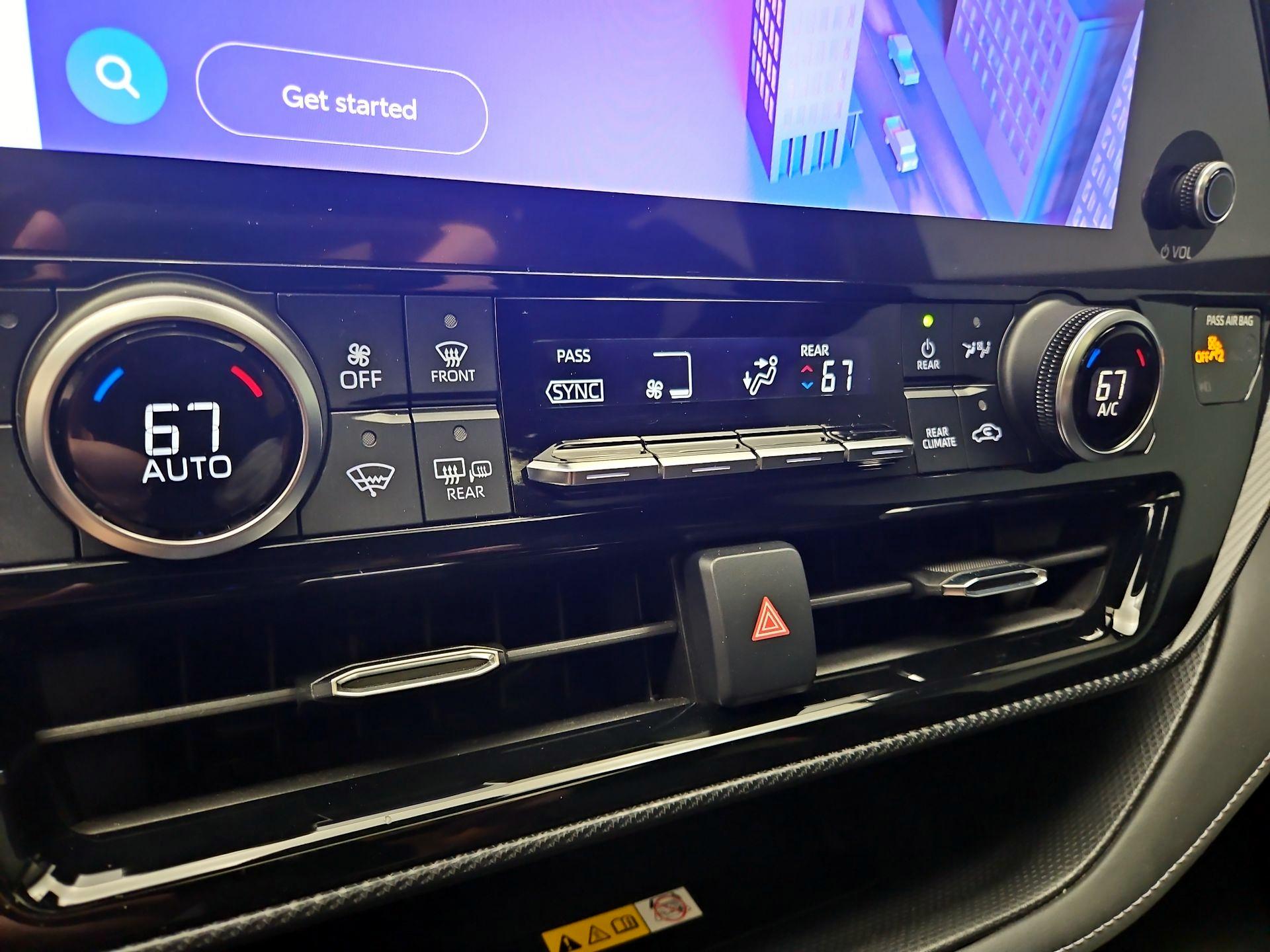Thumbnail: 2024 Toyota Highlander - 16