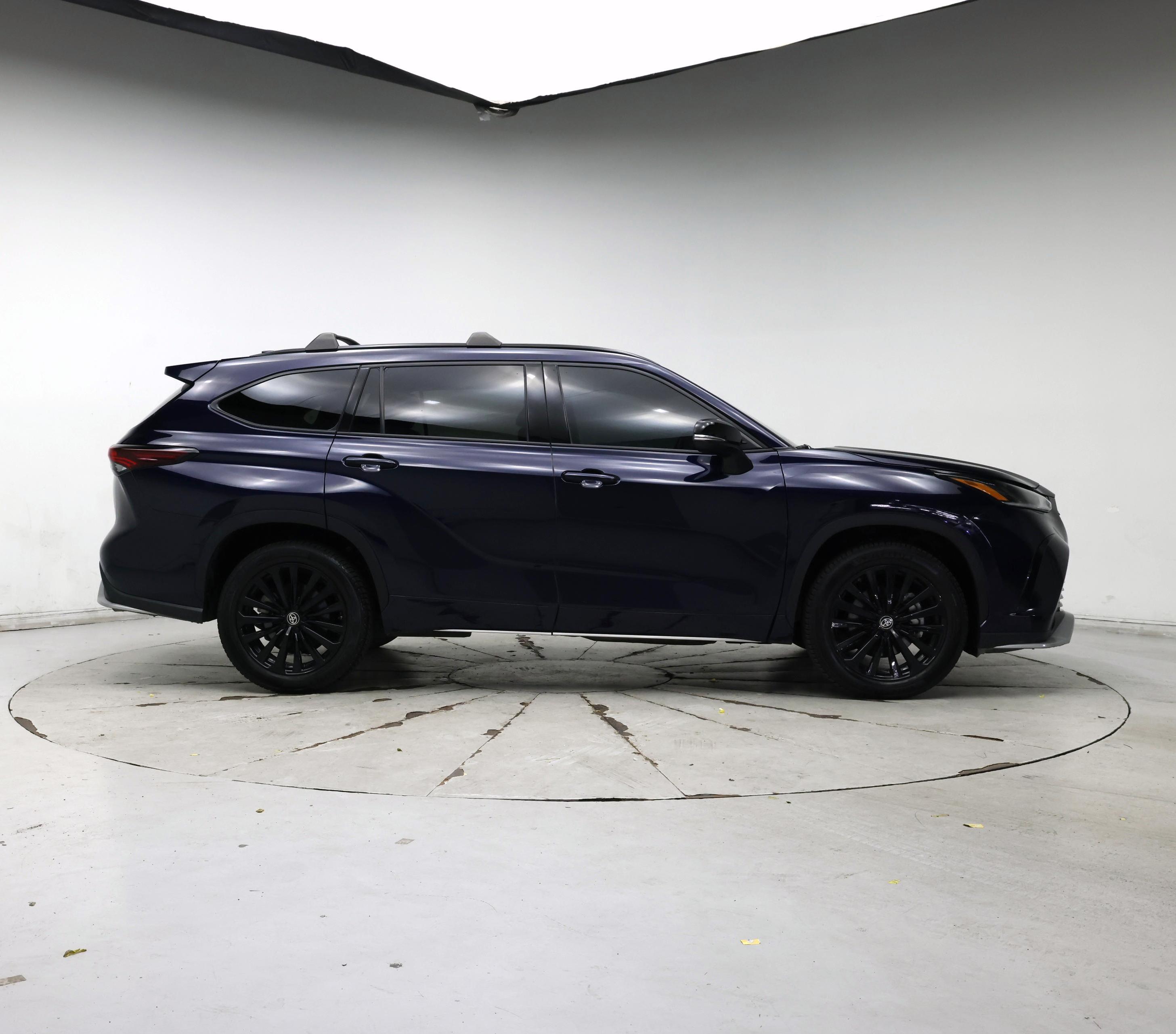 Thumbnail: 2024 Toyota Highlander - 7
