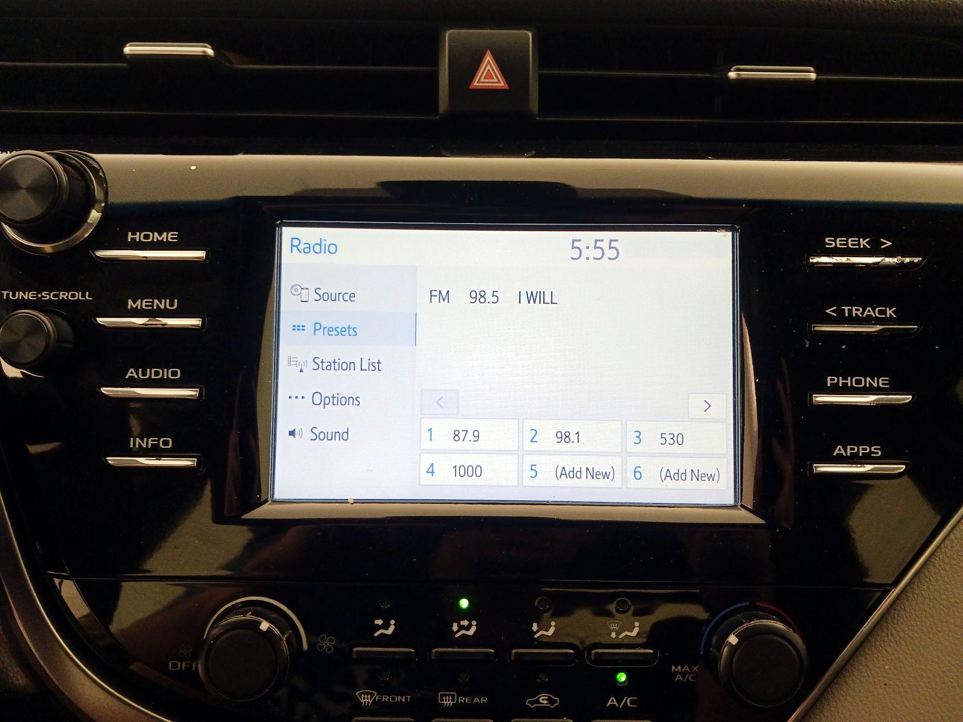 Thumbnail: 2018 Toyota Camry - 15