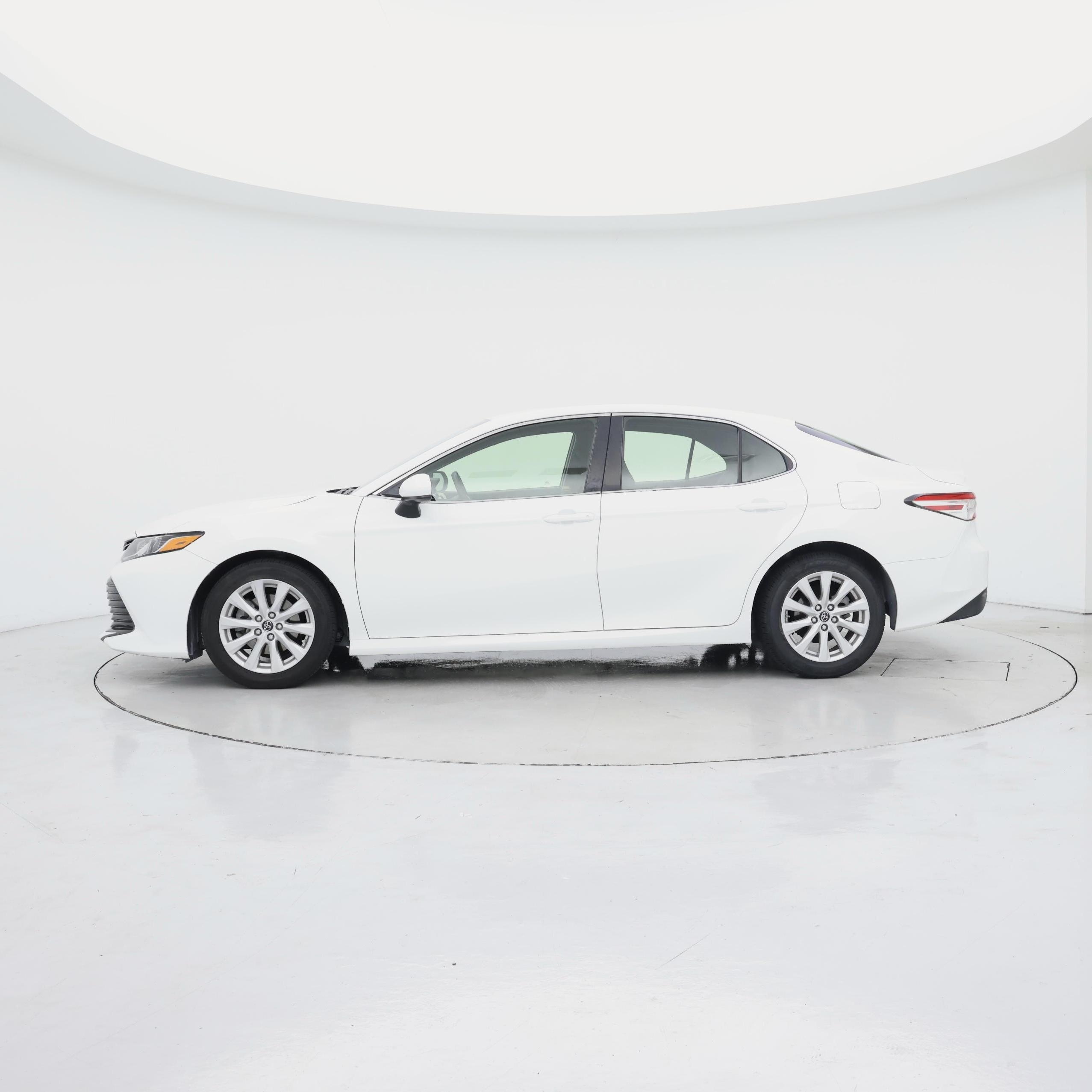 Thumbnail: 2018 Toyota Camry - 3