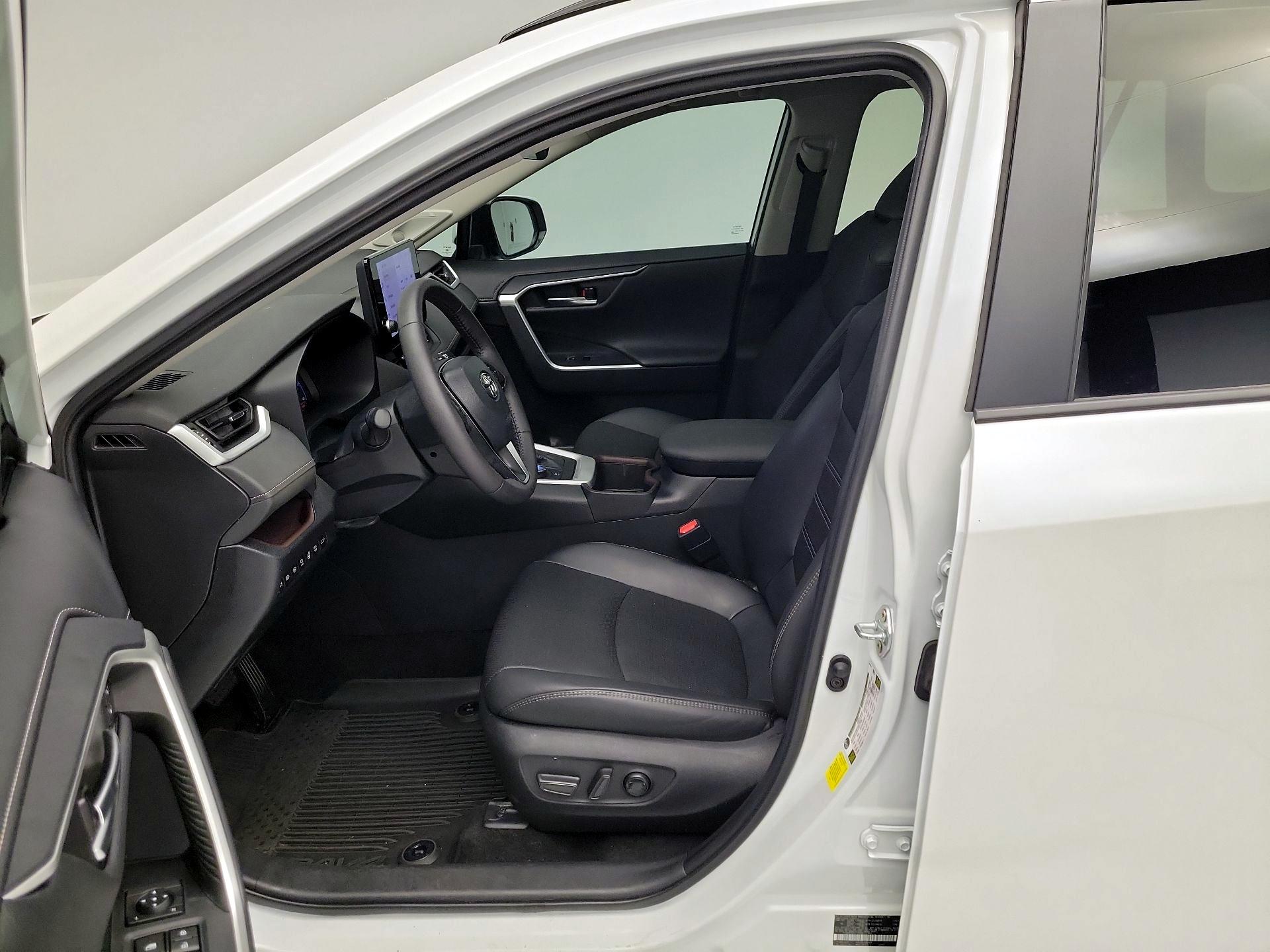 Thumbnail: 2023 Toyota RAV4 - 19