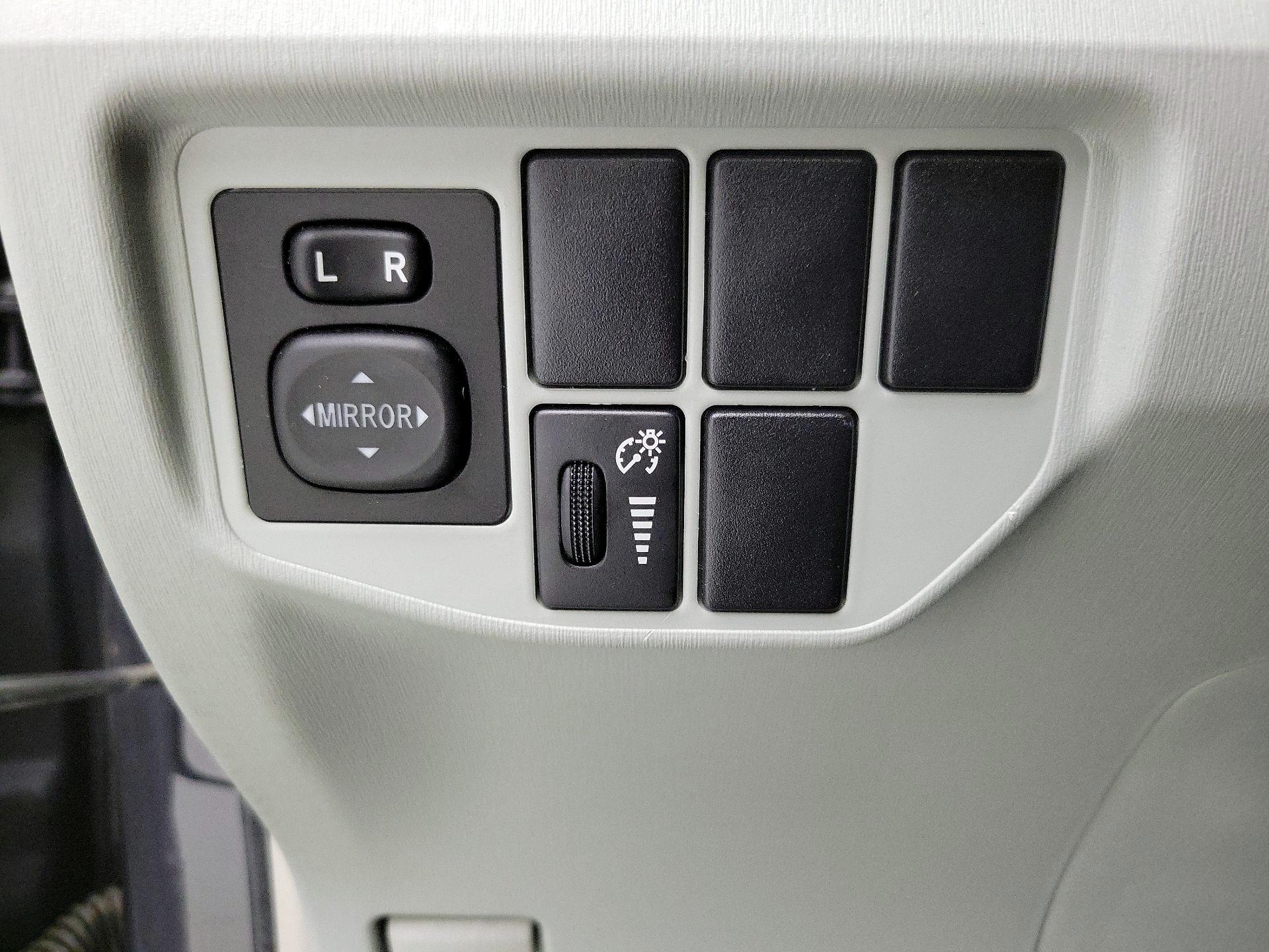 Thumbnail: 2014 Toyota Prius - 13