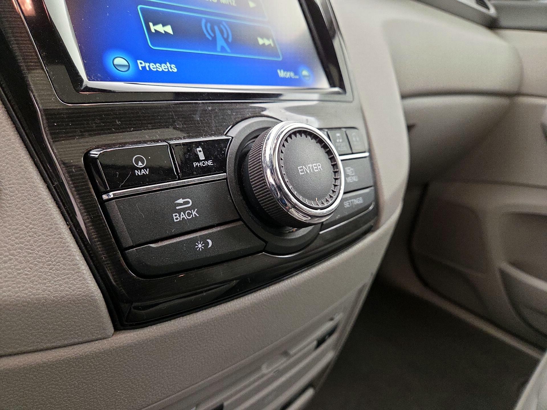 Thumbnail: 2016 Honda Odyssey - 16