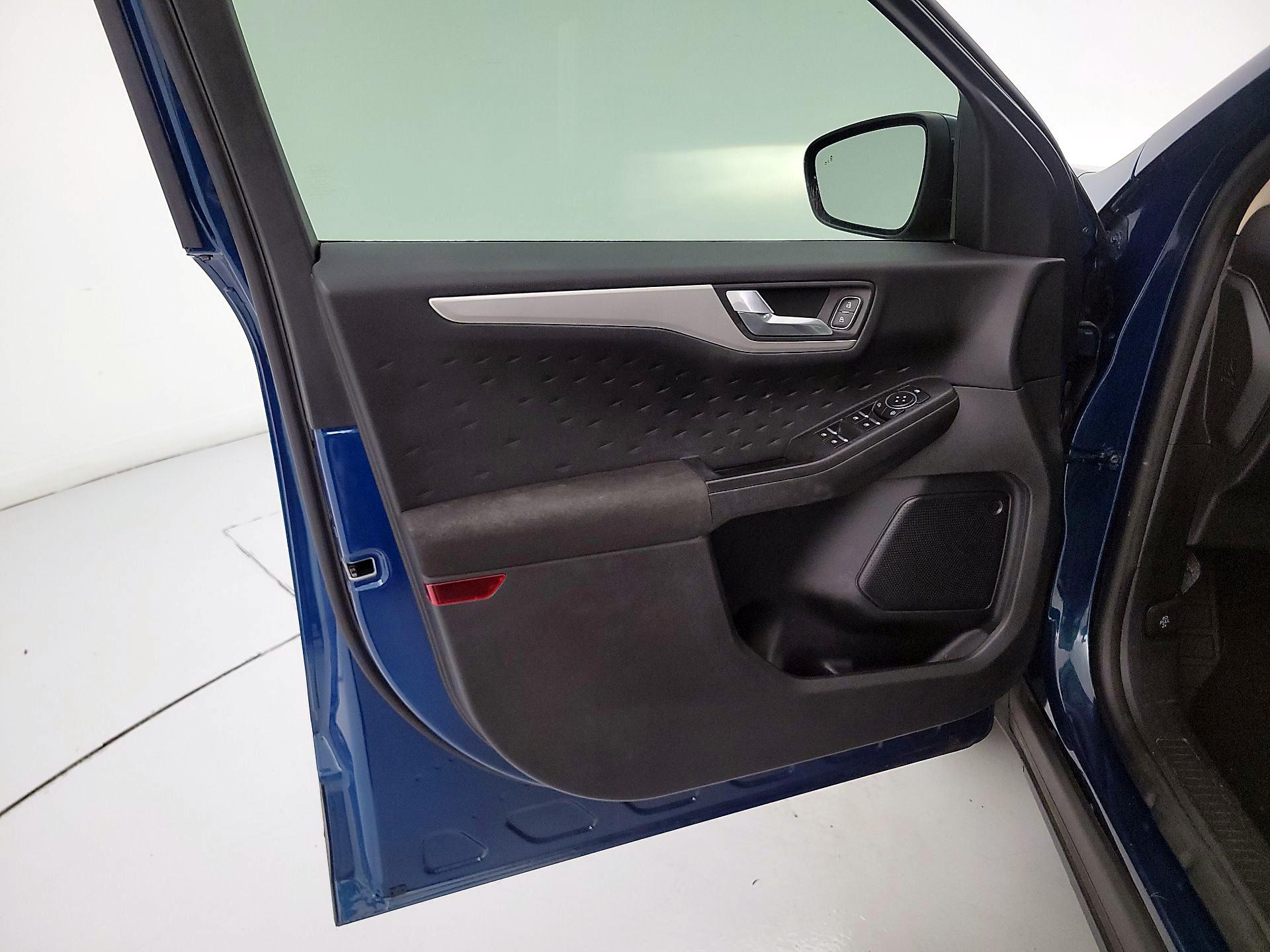 Thumbnail: 2020 Ford Escape - 12